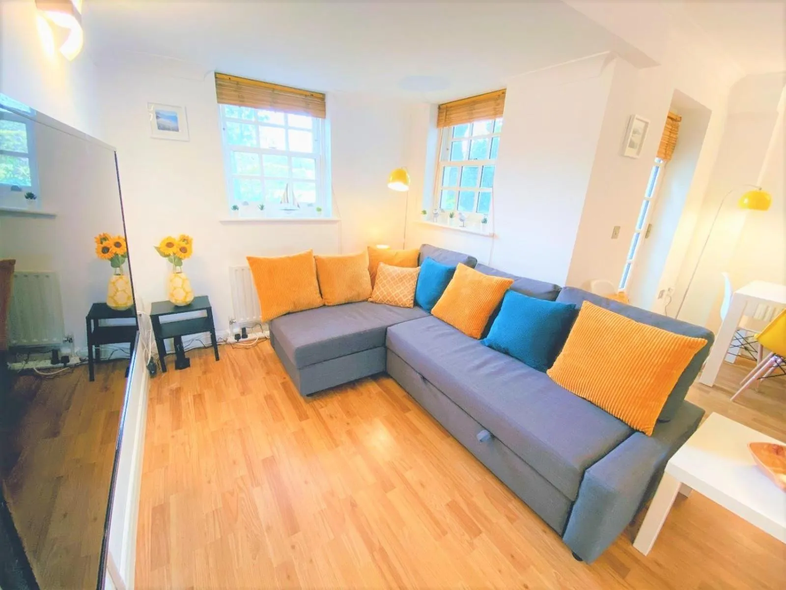 Living room in Seaside Cottage with Parking