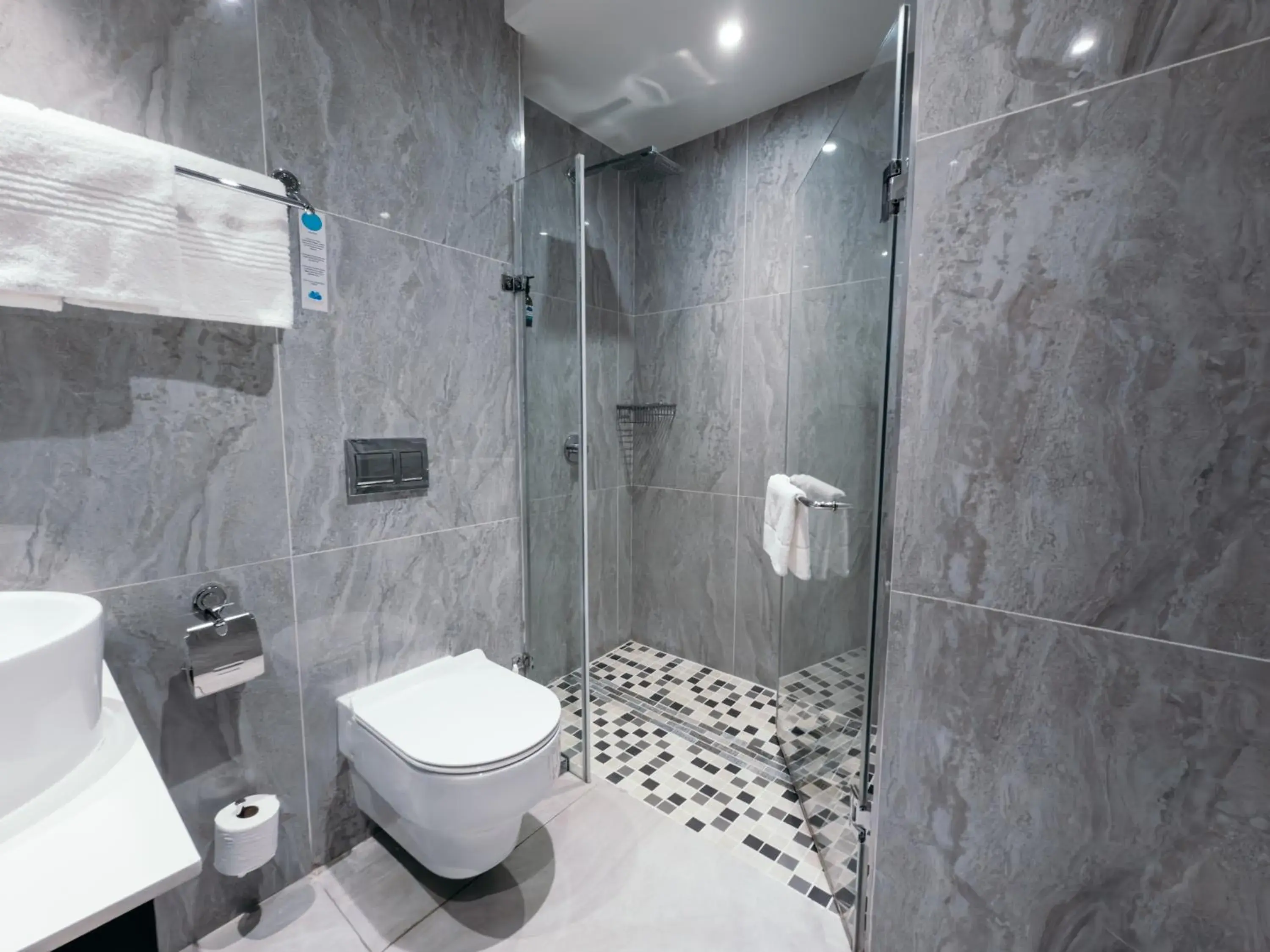 Superior Twin Room in The Grand Aria Hotel and Conference Centre Superior Twin Room in The Grand Aria Hotel and Conference Centre