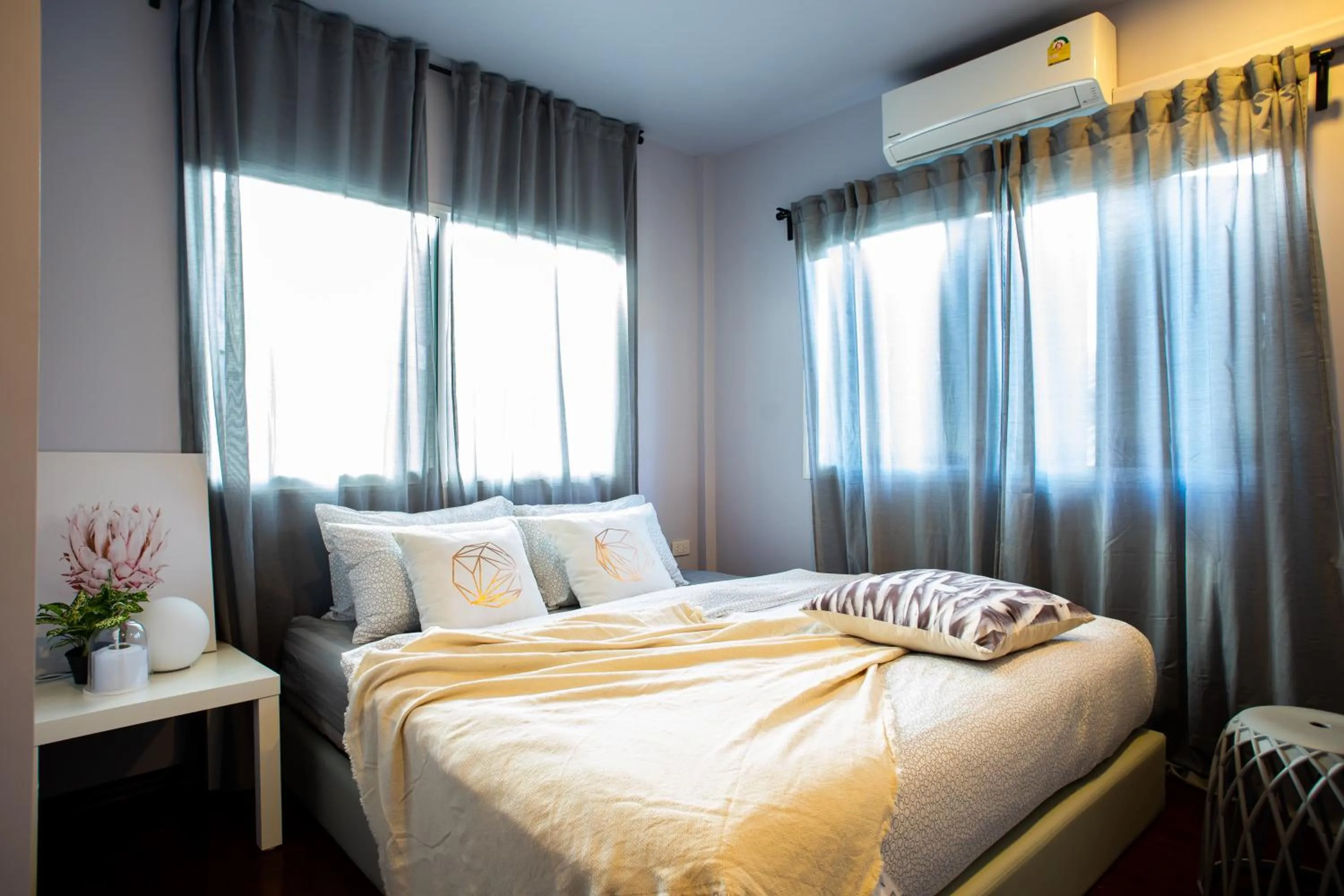 Bed in Mini-ME Home, A Cozy Entire House in Old City