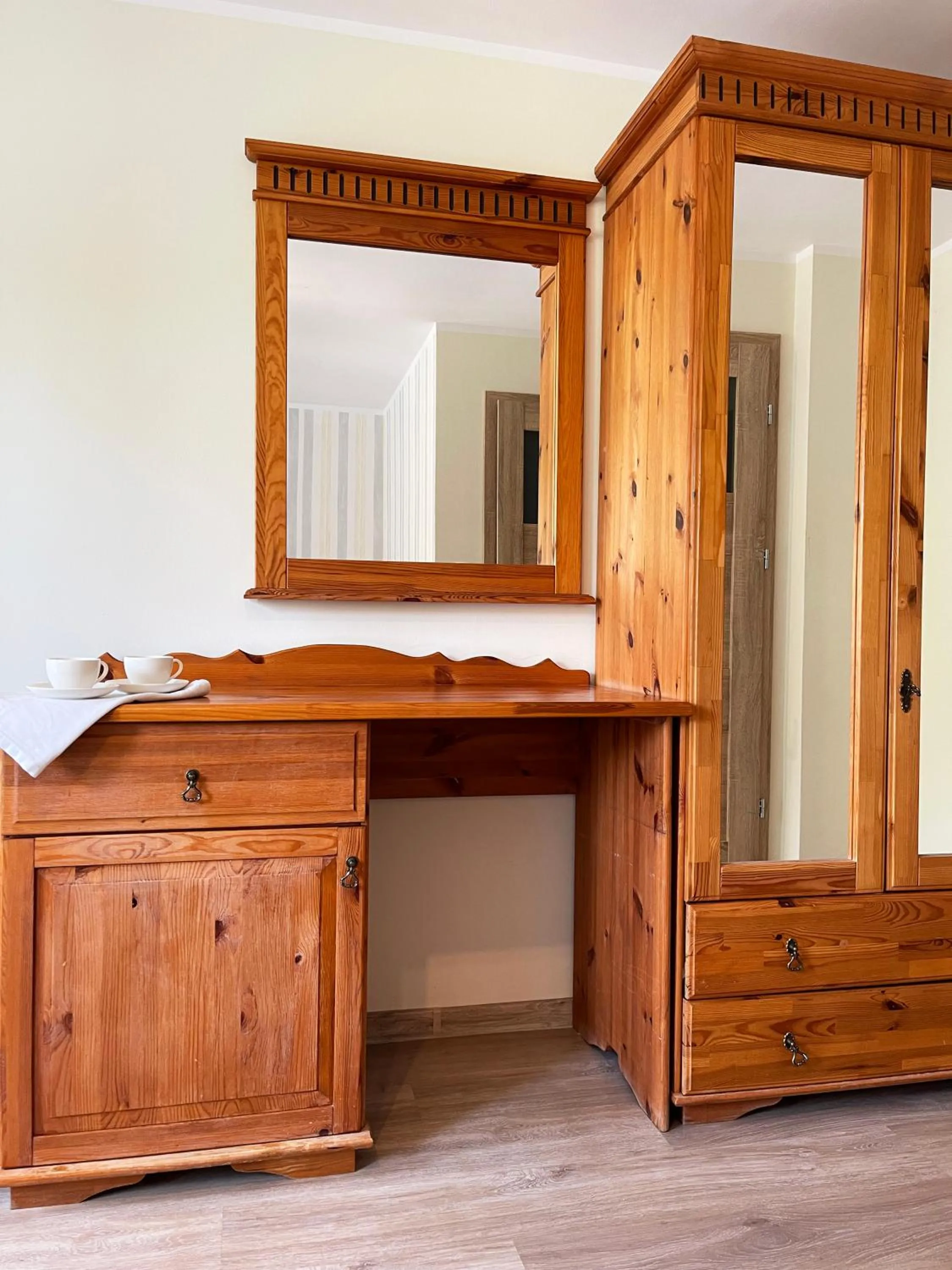 wardrobe in Willa Karolinka