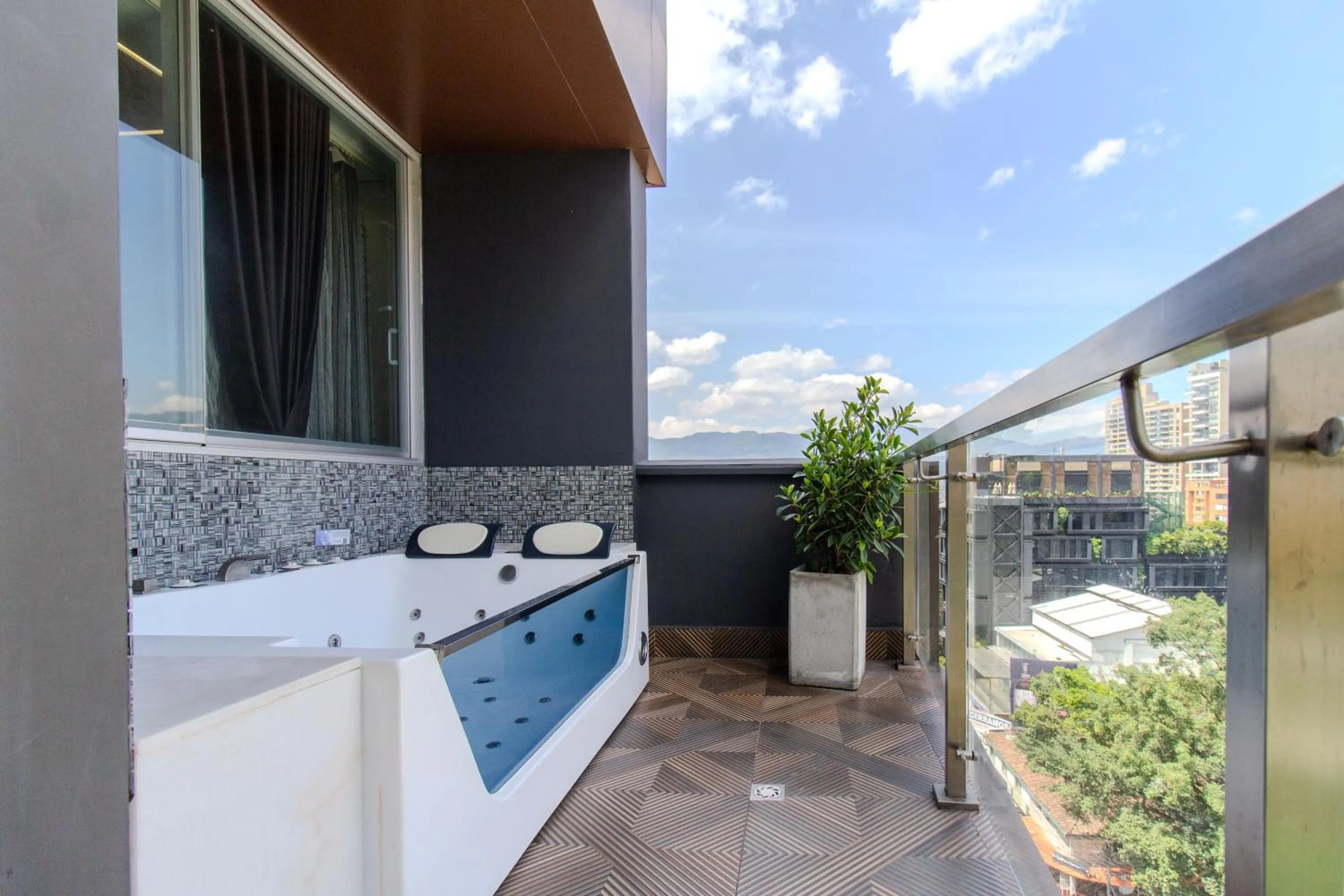 2-Bedroom apartment with jacuzzi on the balcony in Haven A Design Hotel