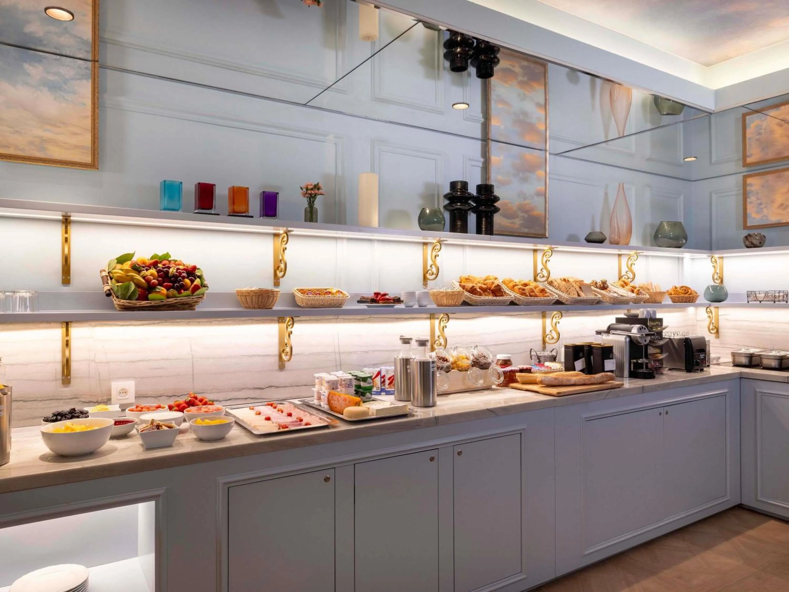 Breakfast in Hotel Mercure La Sorbonne Saint-Germain-des-Prés