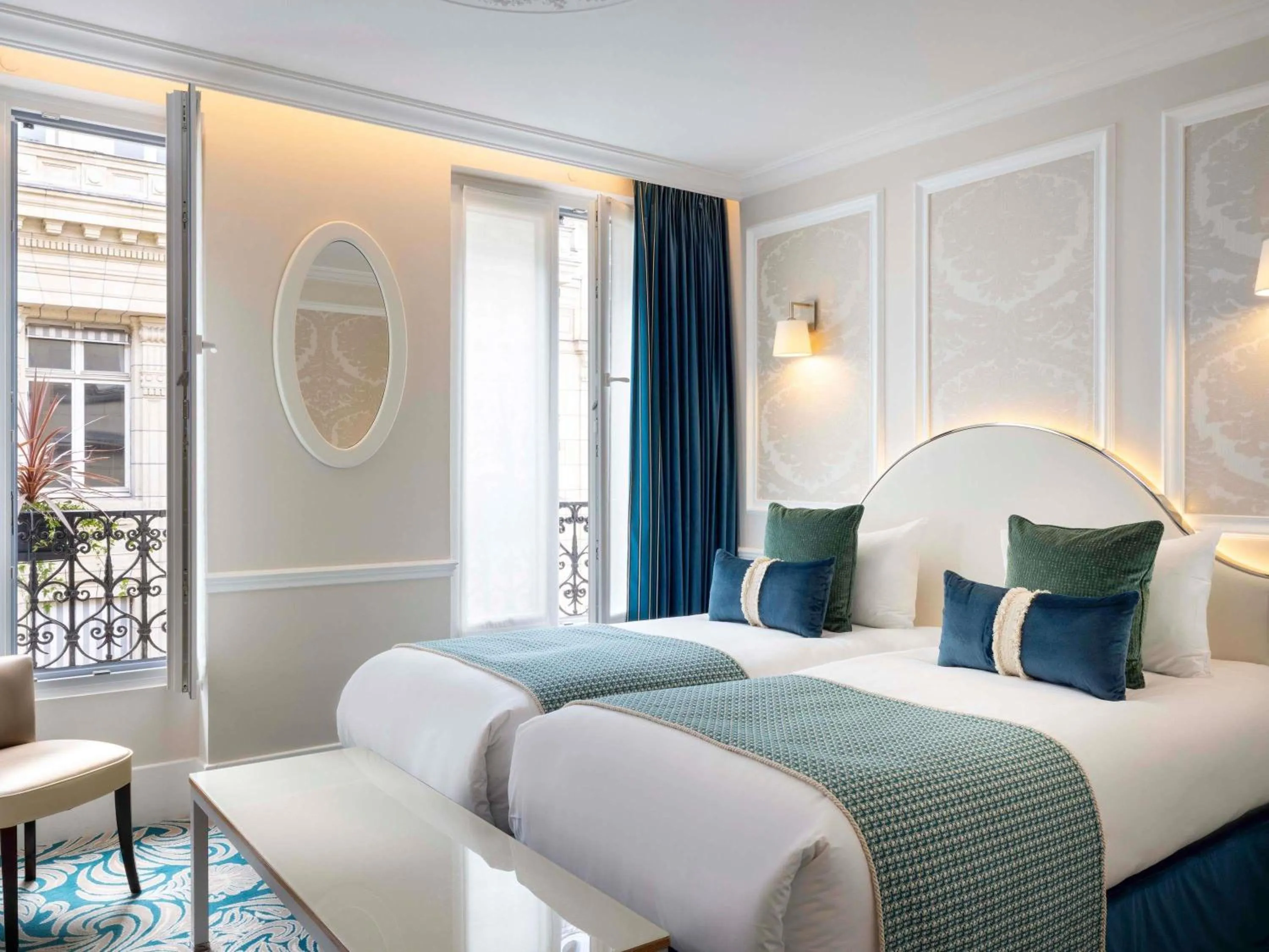 Bedroom, Bed in Hotel Mercure La Sorbonne Saint-Germain-des-Prés