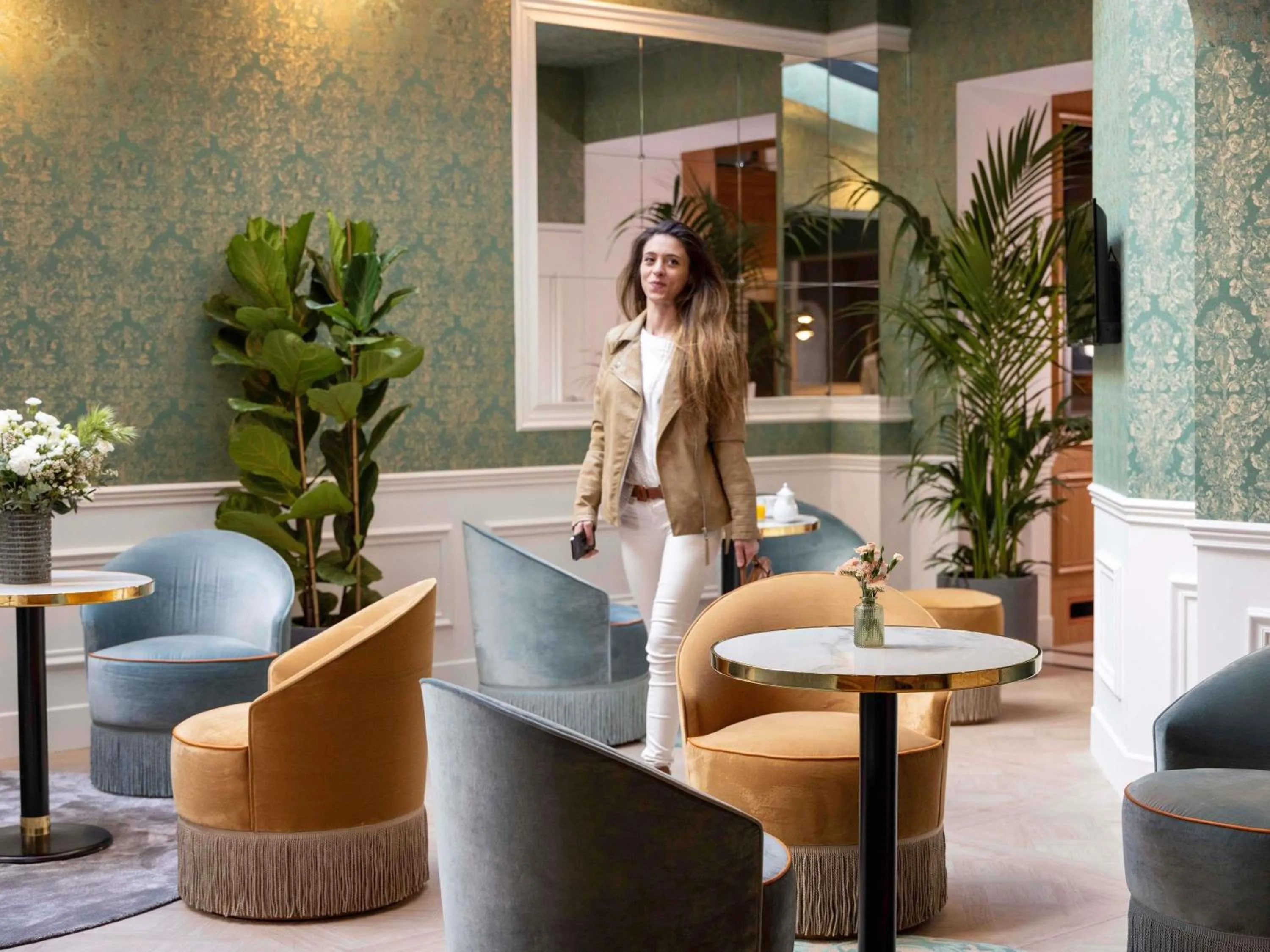 Lounge or bar in Hotel Mercure La Sorbonne Saint-Germain-des-Prés