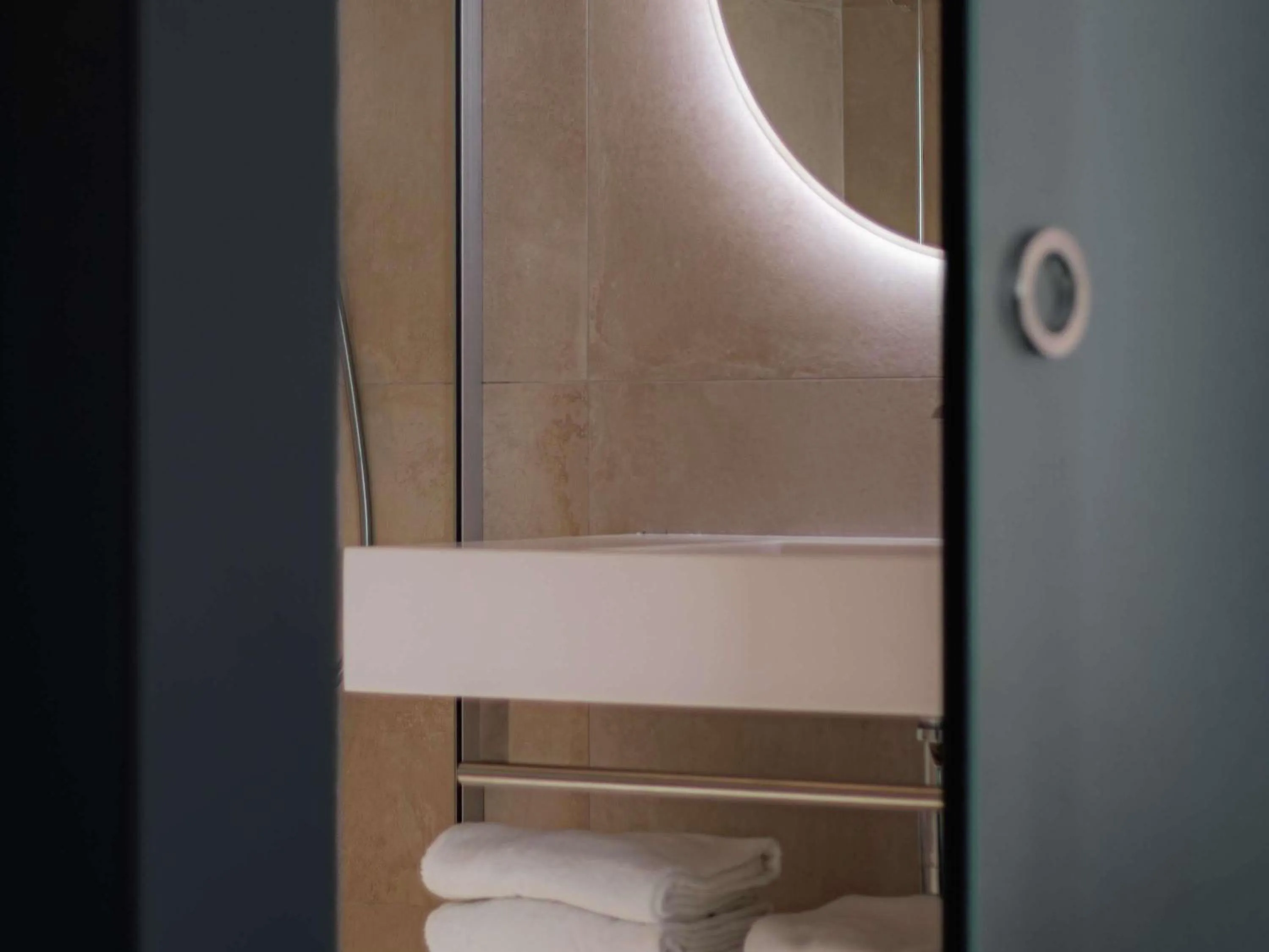 Bedroom in ibis Styles Béziers Centre