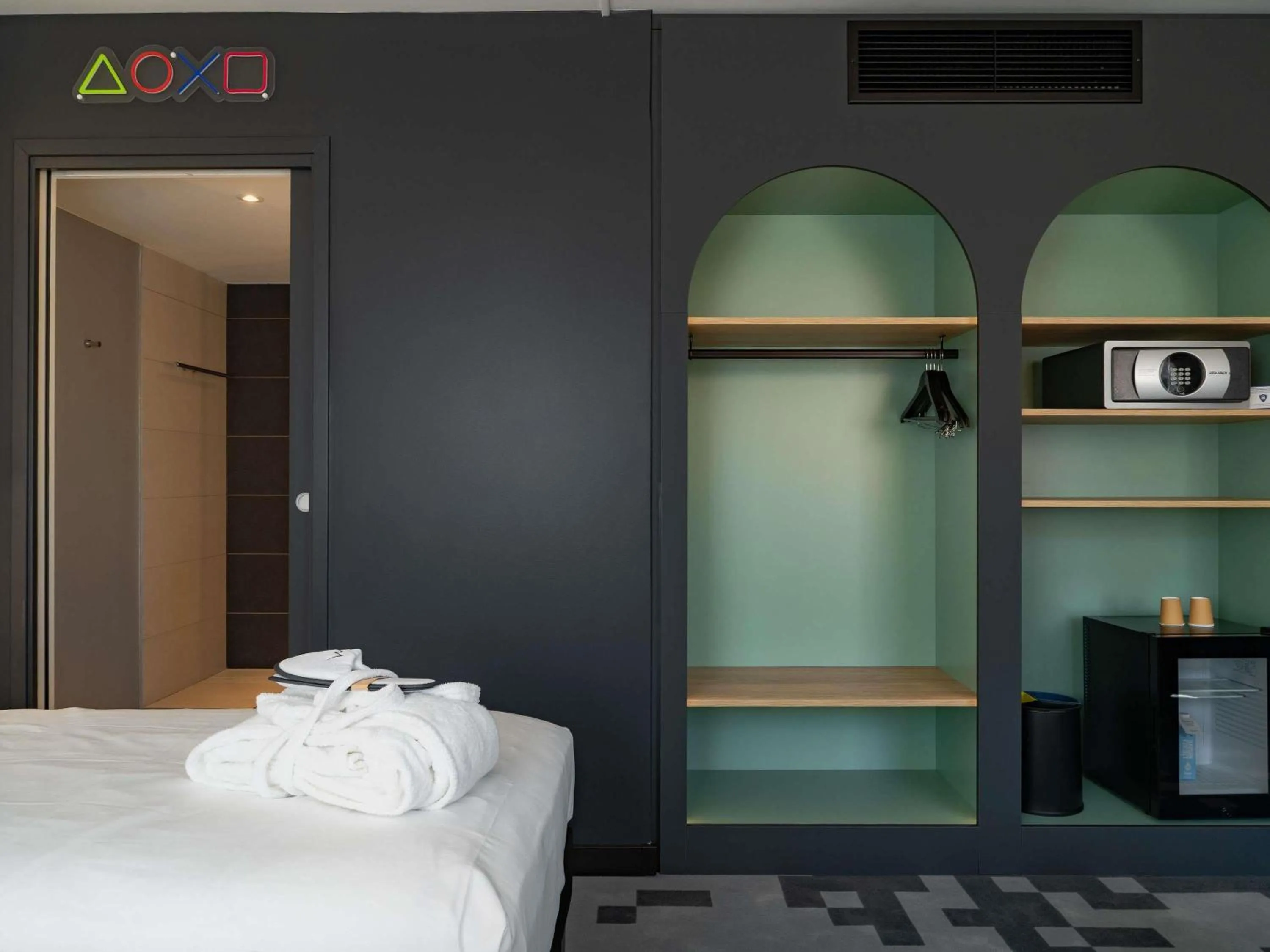 Bedroom, Bed in ibis Styles Béziers Centre