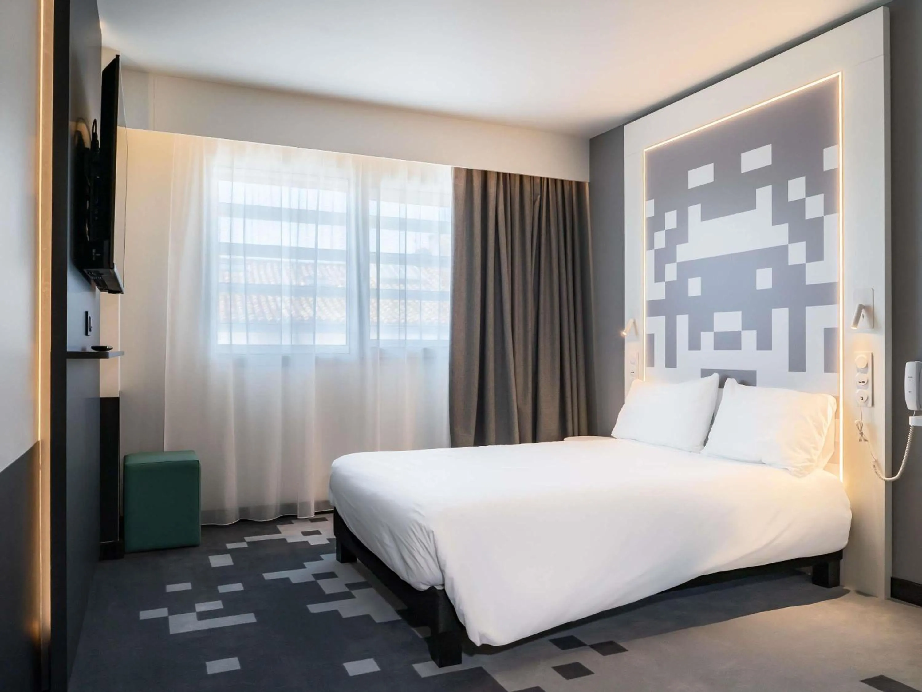 Bedroom, Bed in Mercure Béziers