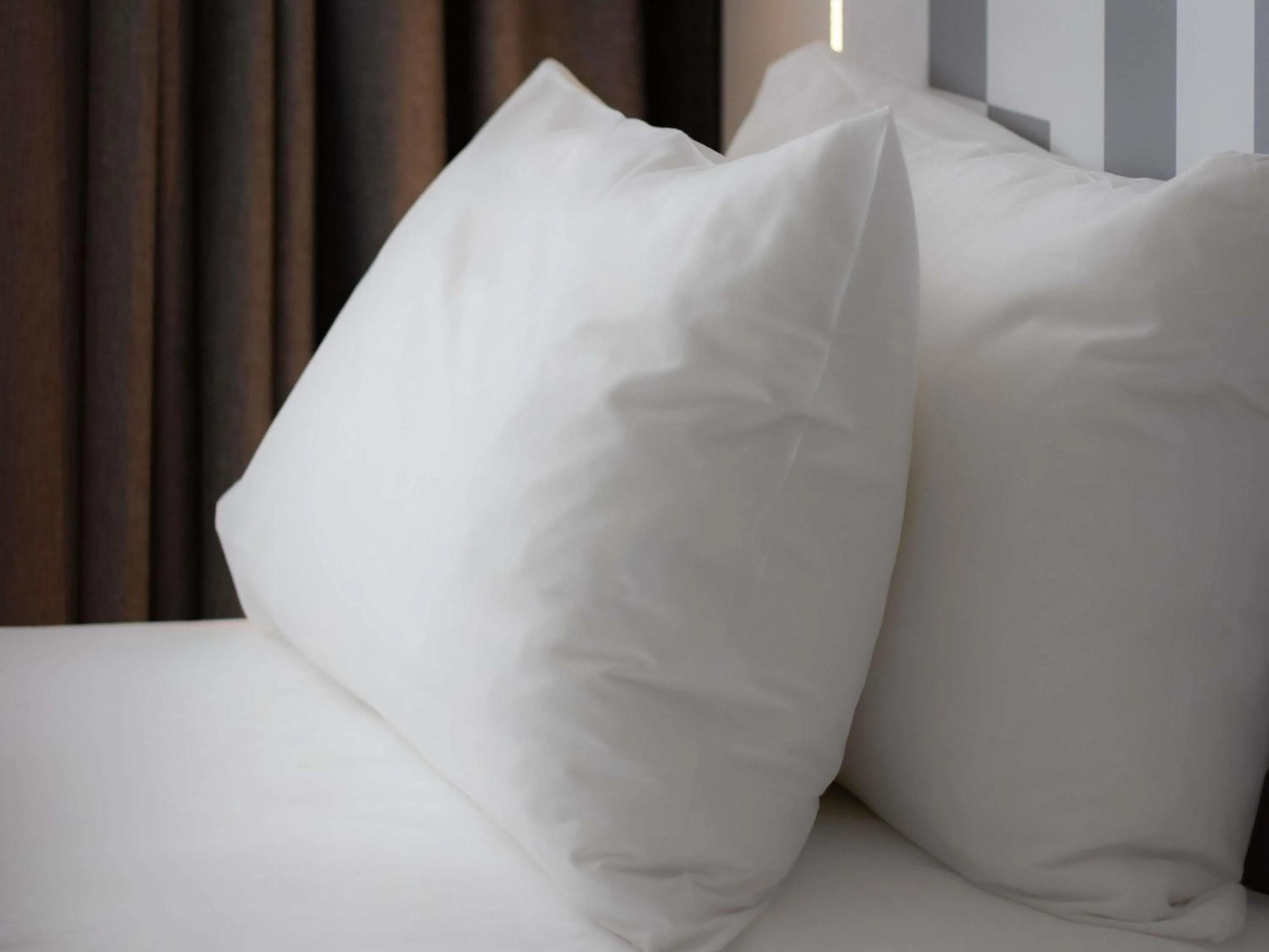 Bedroom, Bed in ibis Styles Béziers Centre