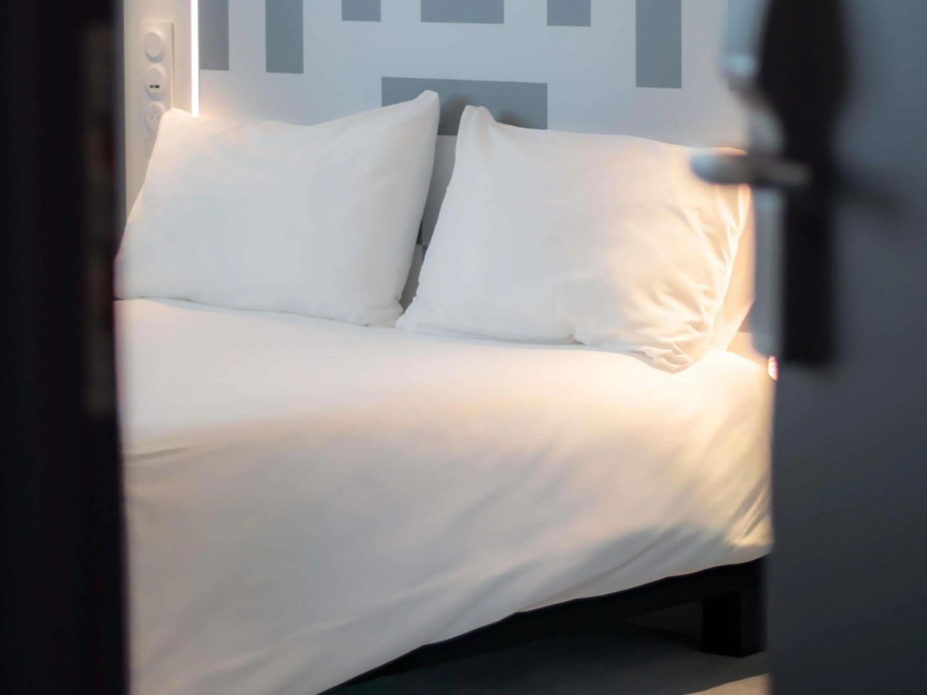 Bedroom, Bed in ibis Styles Béziers Centre