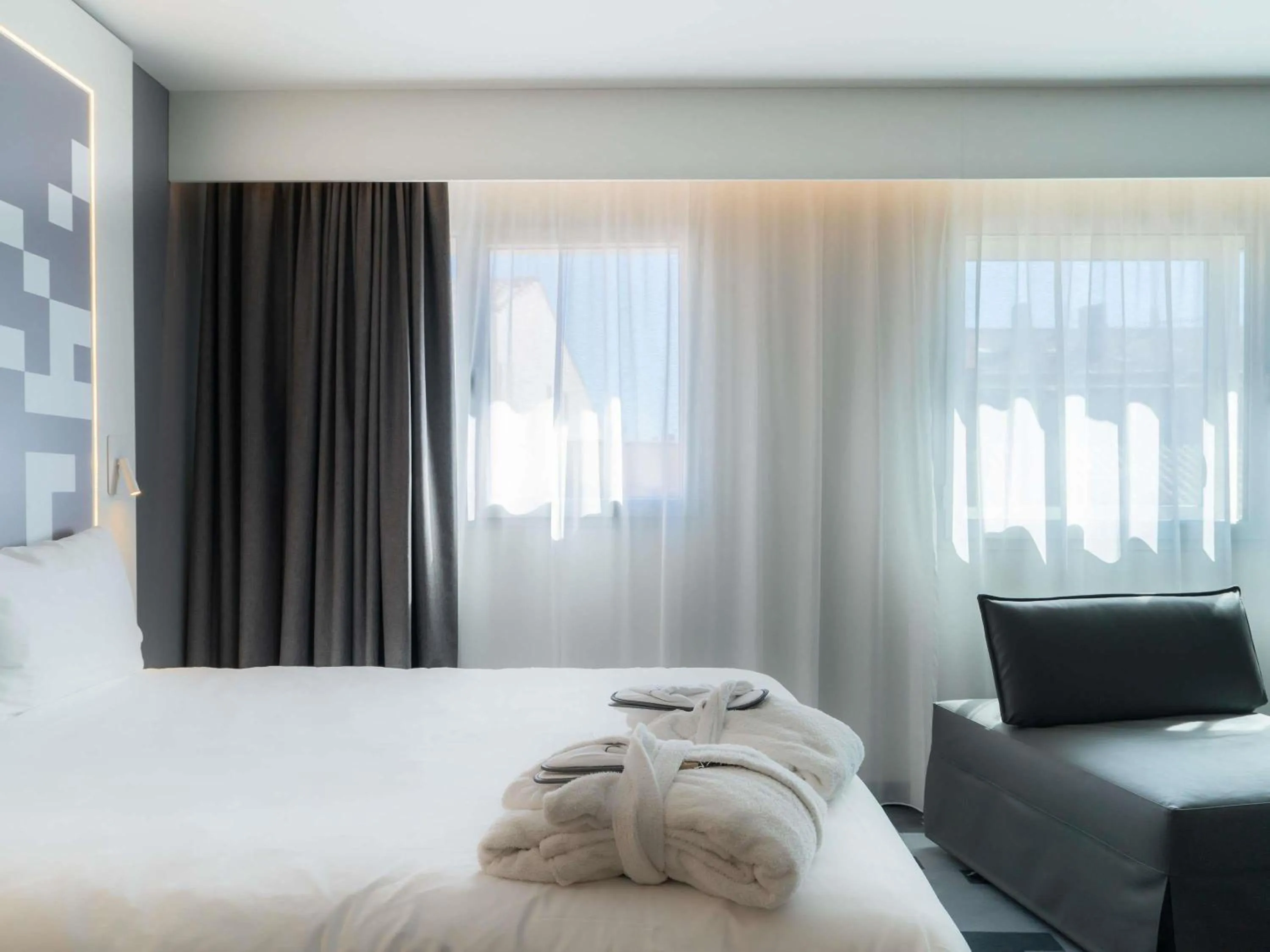 Bedroom, Bed in ibis Styles Béziers Centre