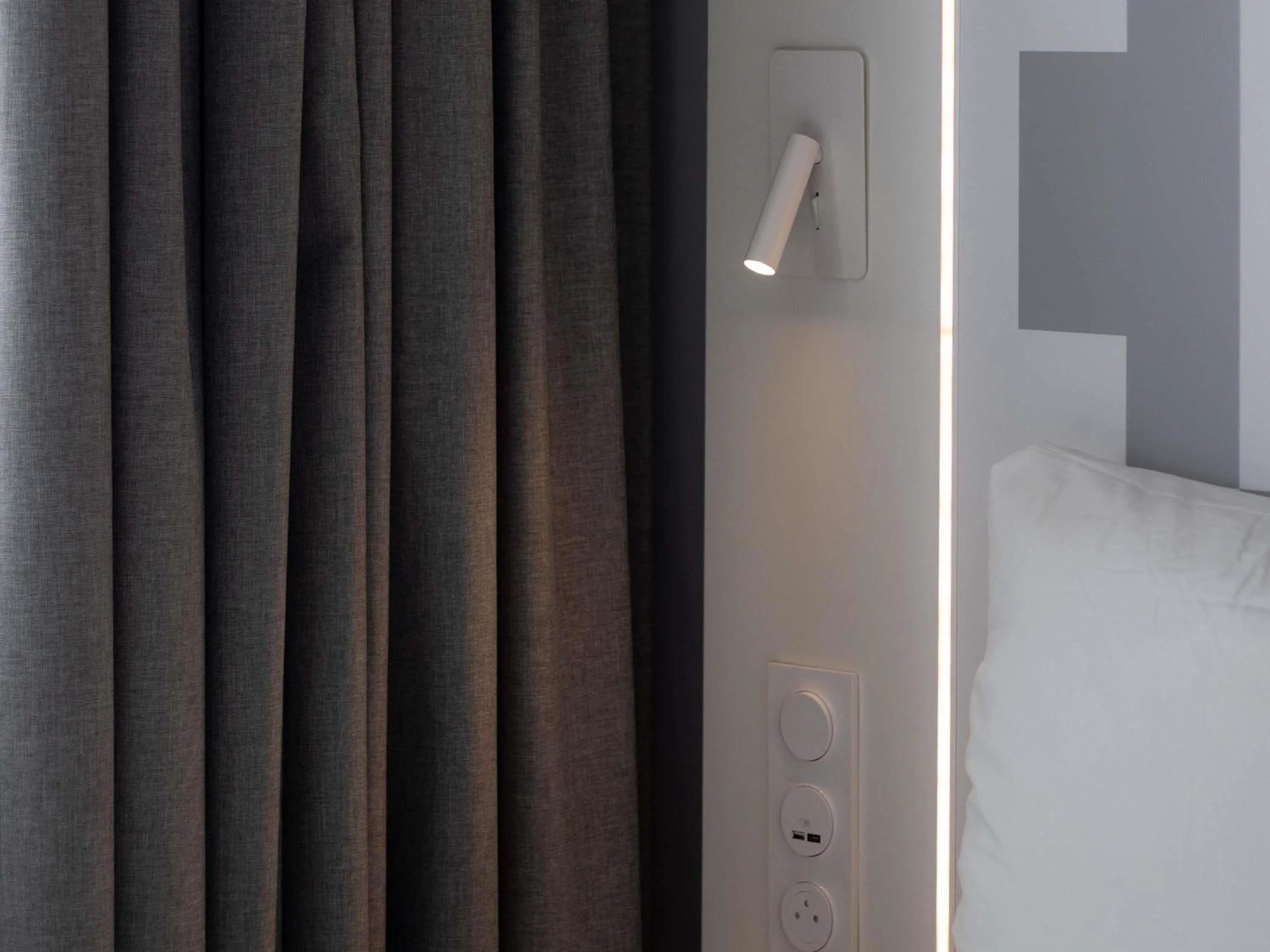 Bedroom, Bed in ibis Styles Béziers Centre