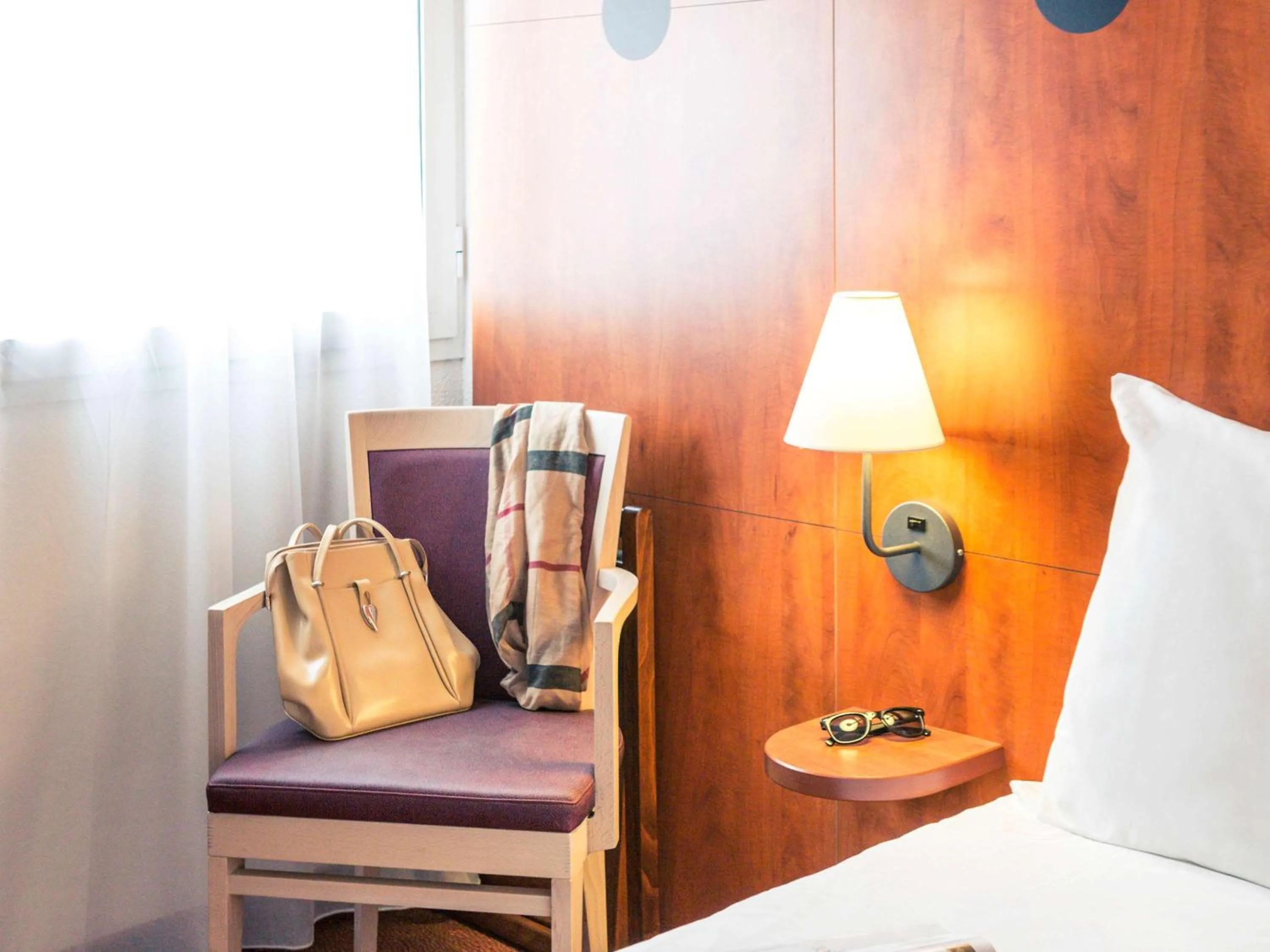 Photo of the whole room, Bed in Mercure Béziers