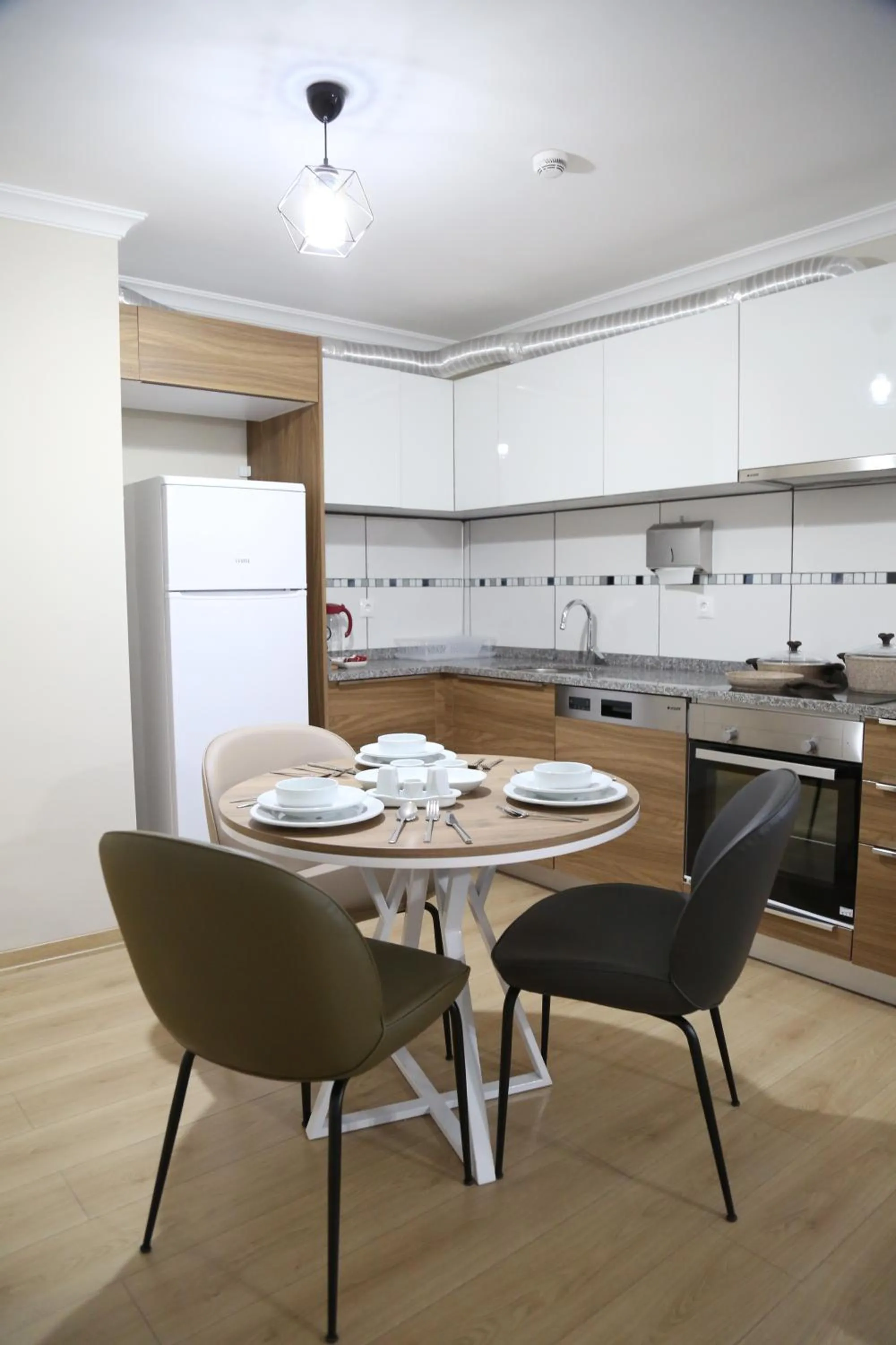 Kitchen or kitchenette in Emin Residence