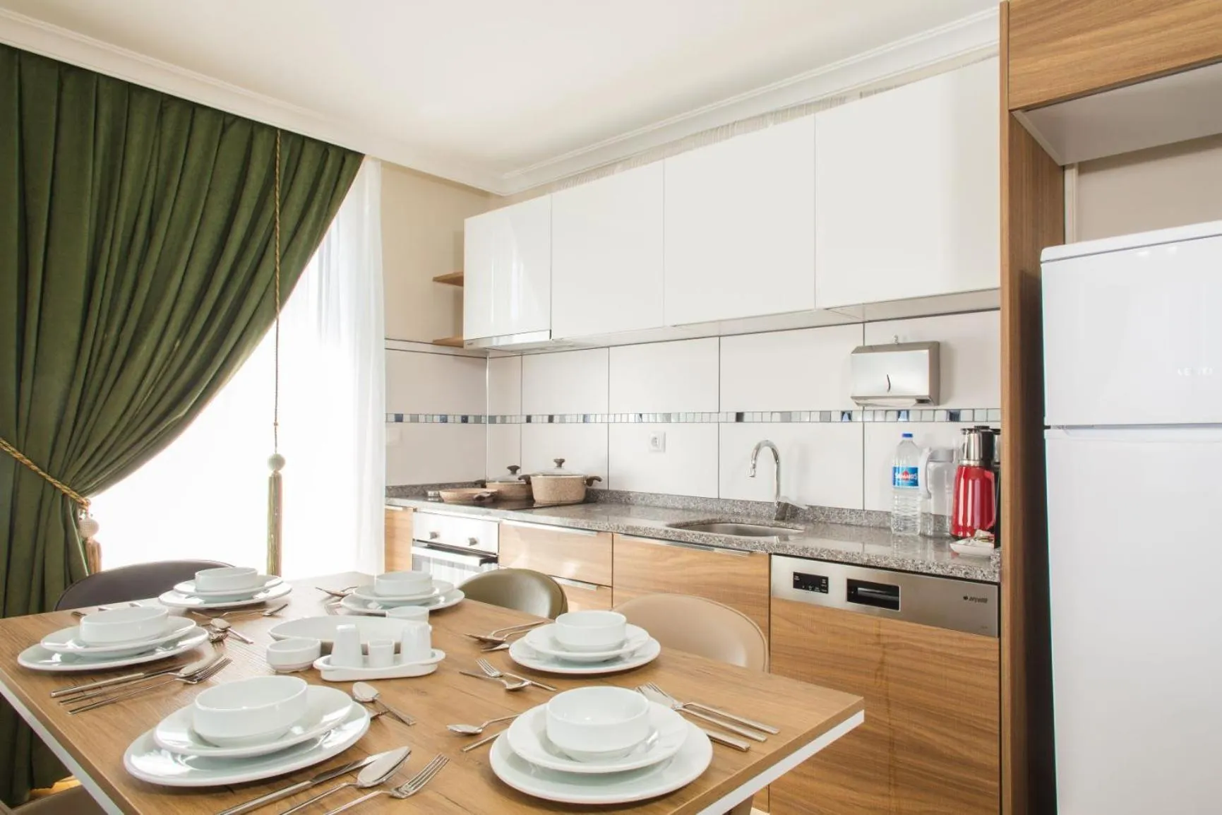 Coffee/tea facilities in Emin Residence