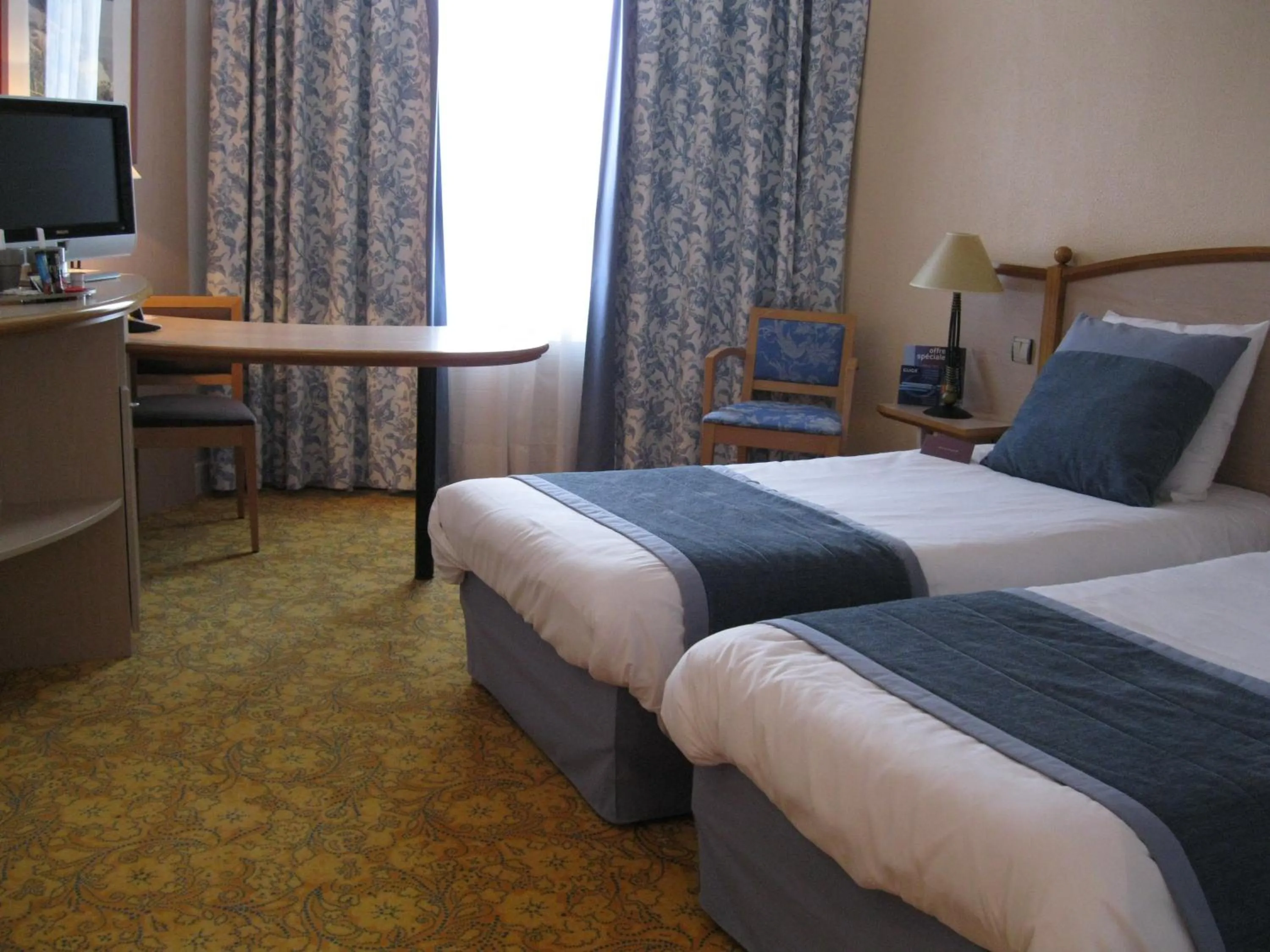 Bedroom, Bed in Mercure Nevers Pont De Loire