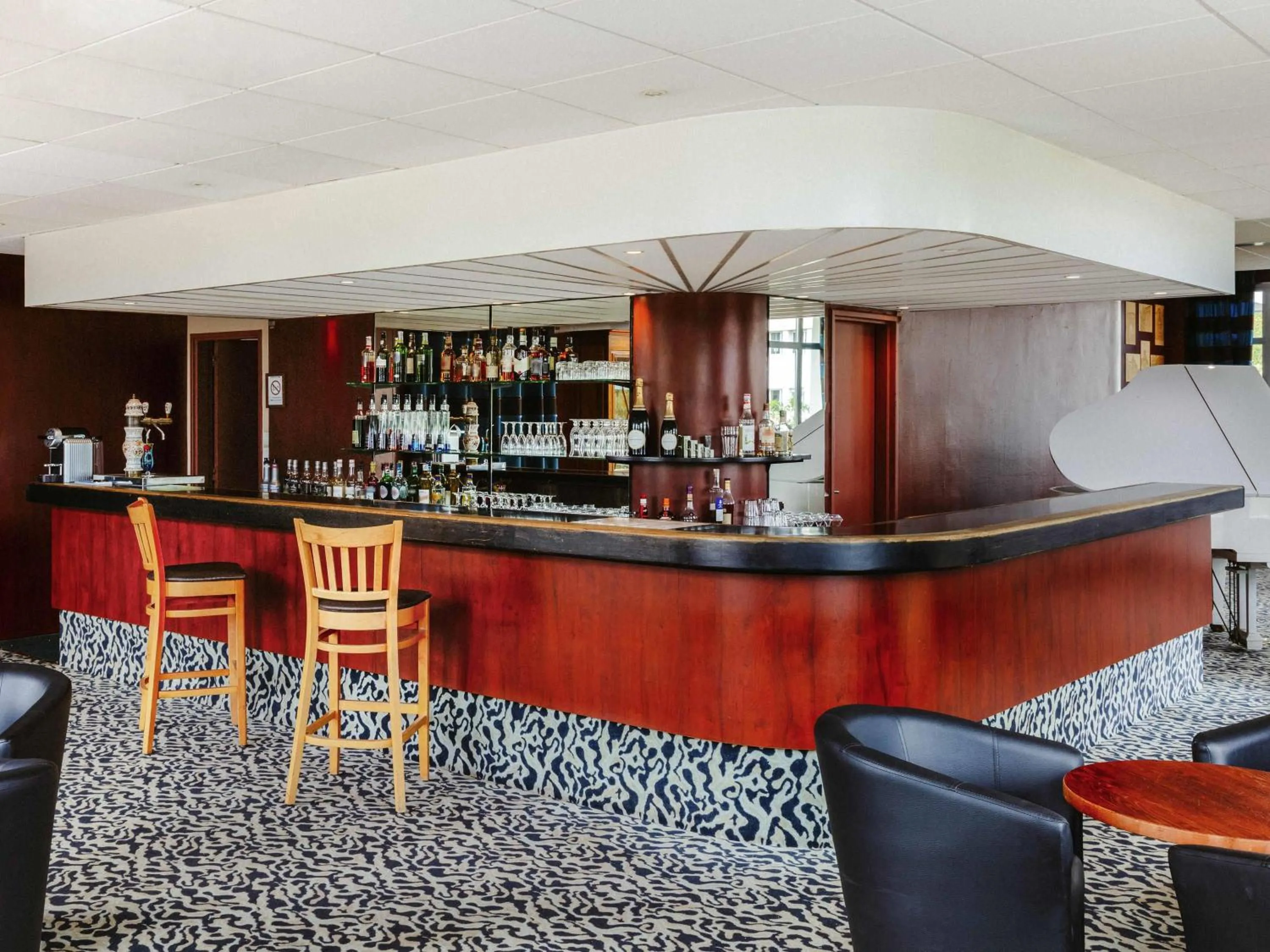 Lounge or bar in Mercure Nevers Pont De Loire
