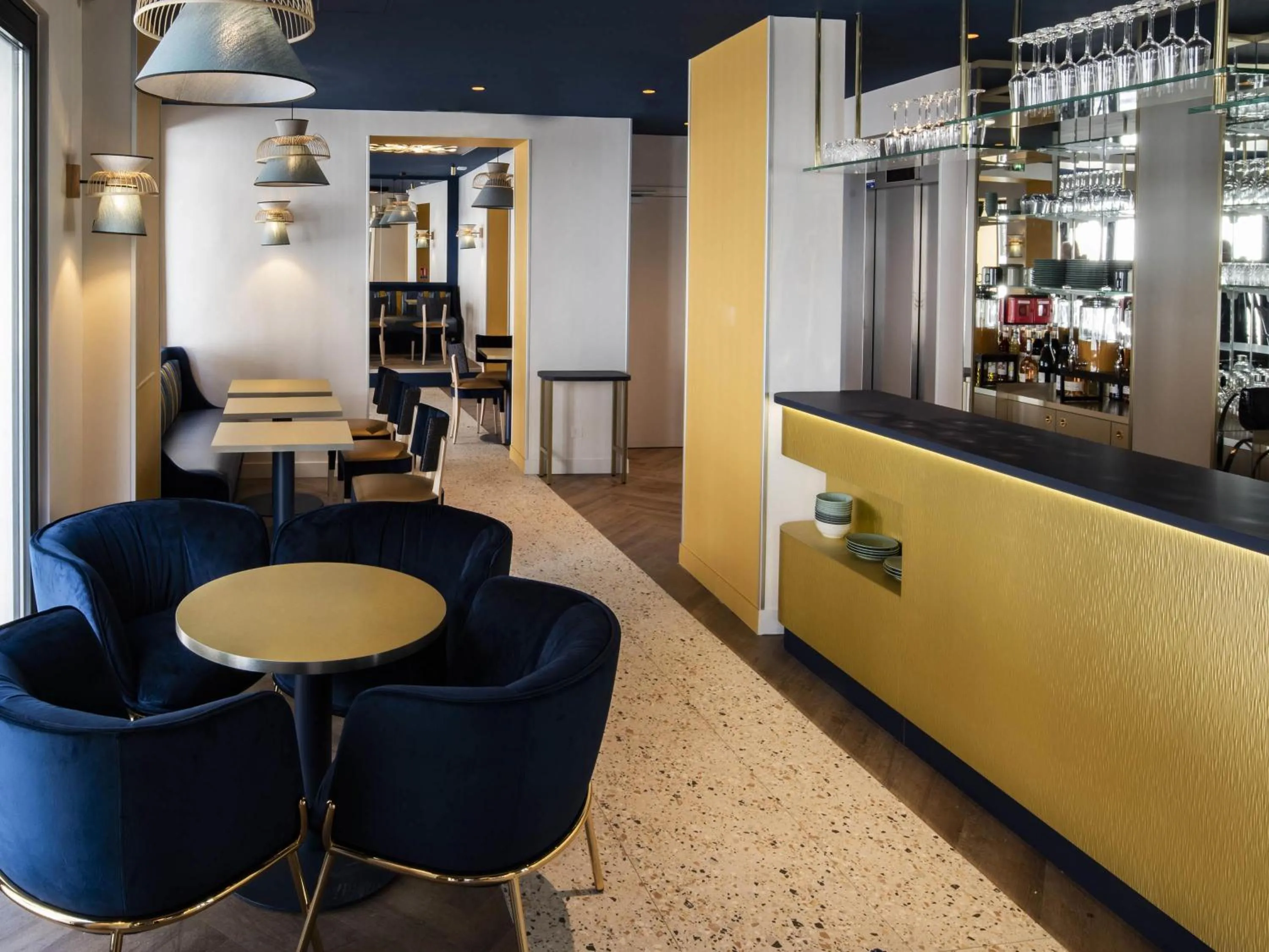 Lounge or bar in Mercure Paris Opera Lafayette