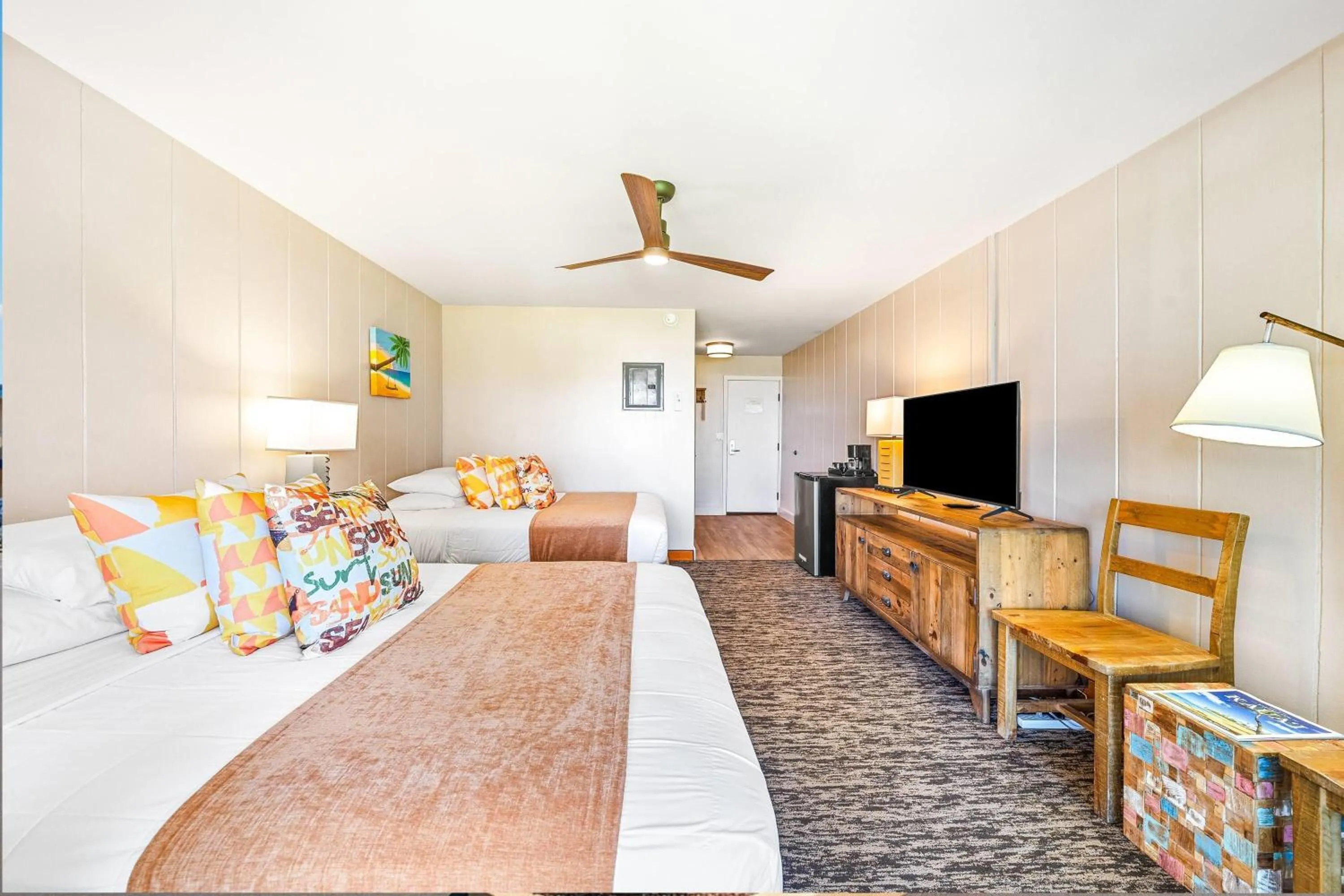 Photo of the whole room, Bed in THE ISO HOTEL, Trademark Collection by Wyndham