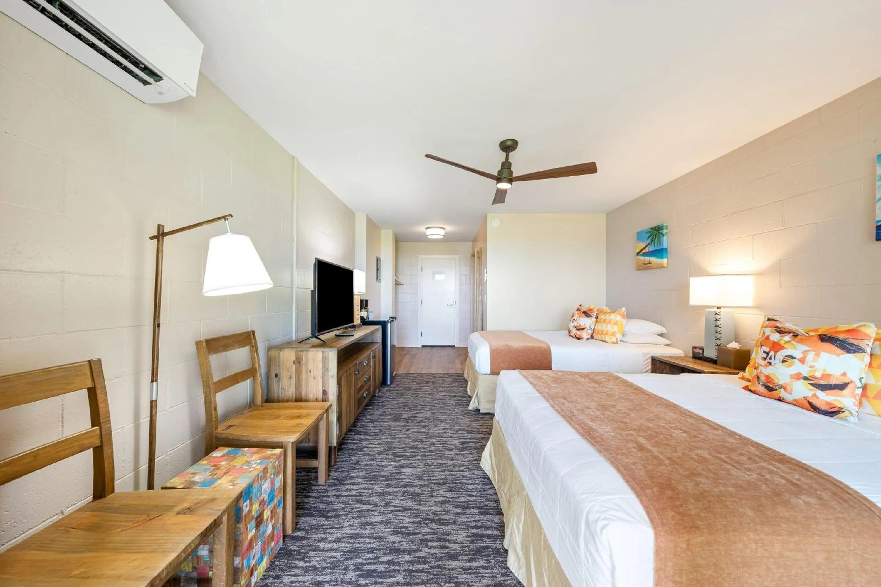 Photo of the whole room, Bed in THE ISO HOTEL, Trademark Collection by Wyndham