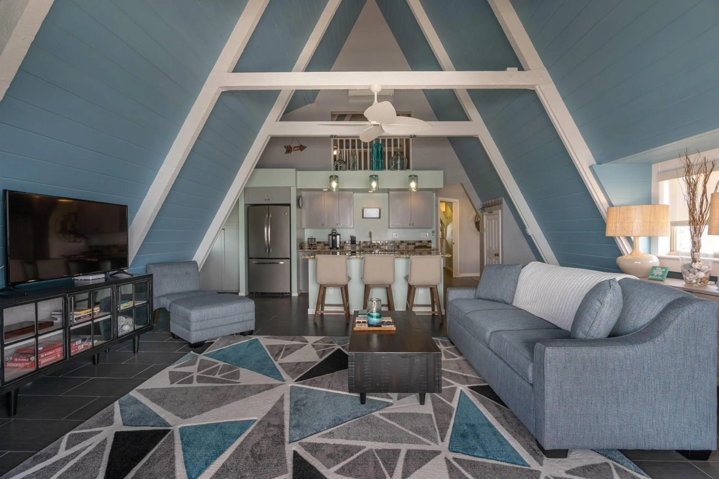 Photo of the whole room in THE ISO HOTEL, Trademark Collection by Wyndham