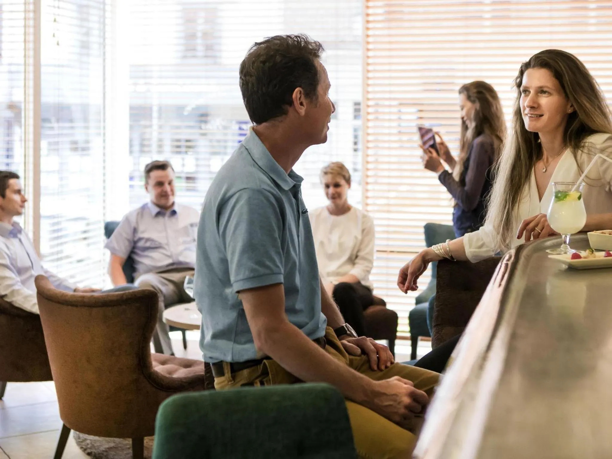 Lounge or bar in Mercure Abbeville Centre – Porte de La Baie de Somme