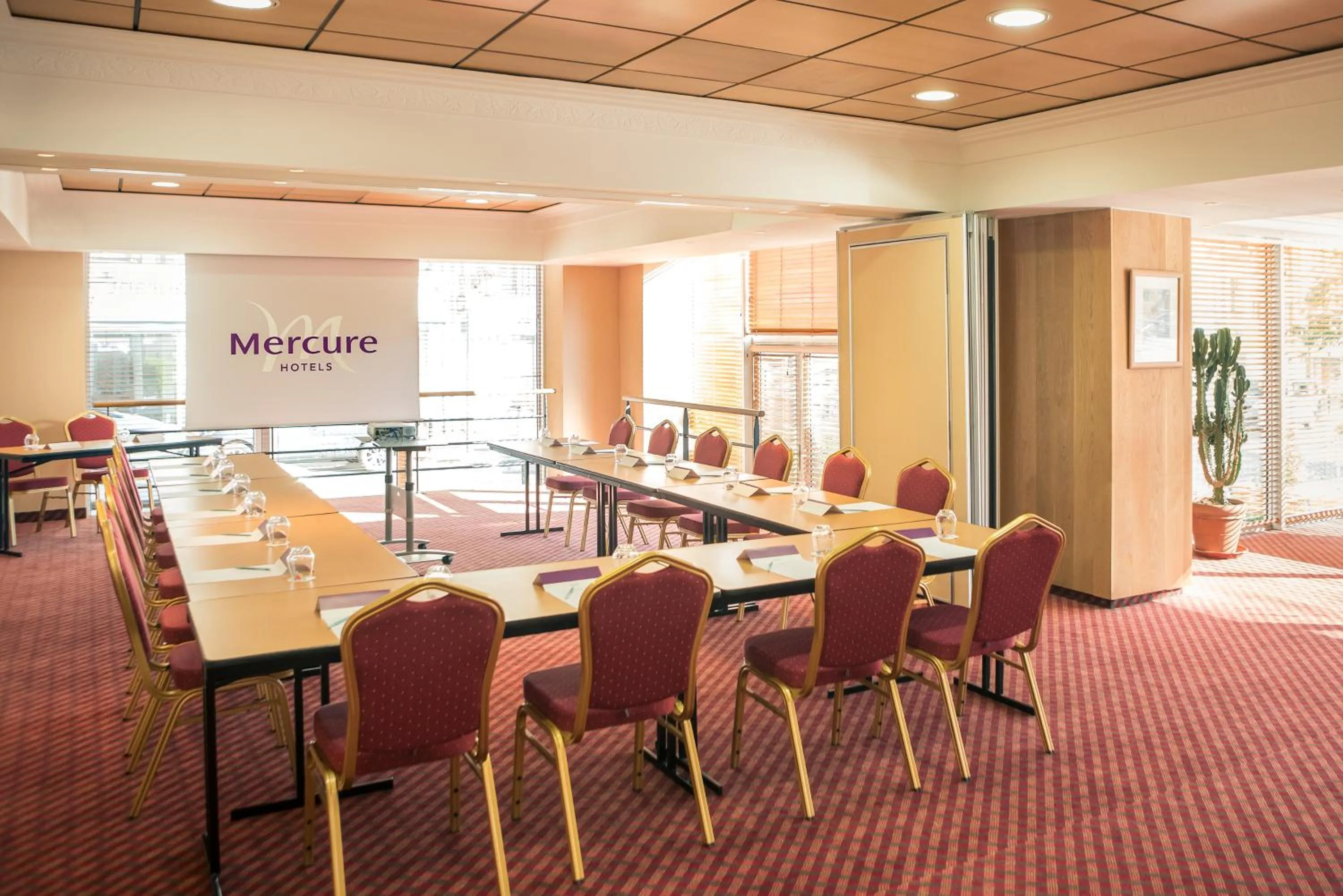 Mercure Abbeville Centre – Porte de La Baie de Somme