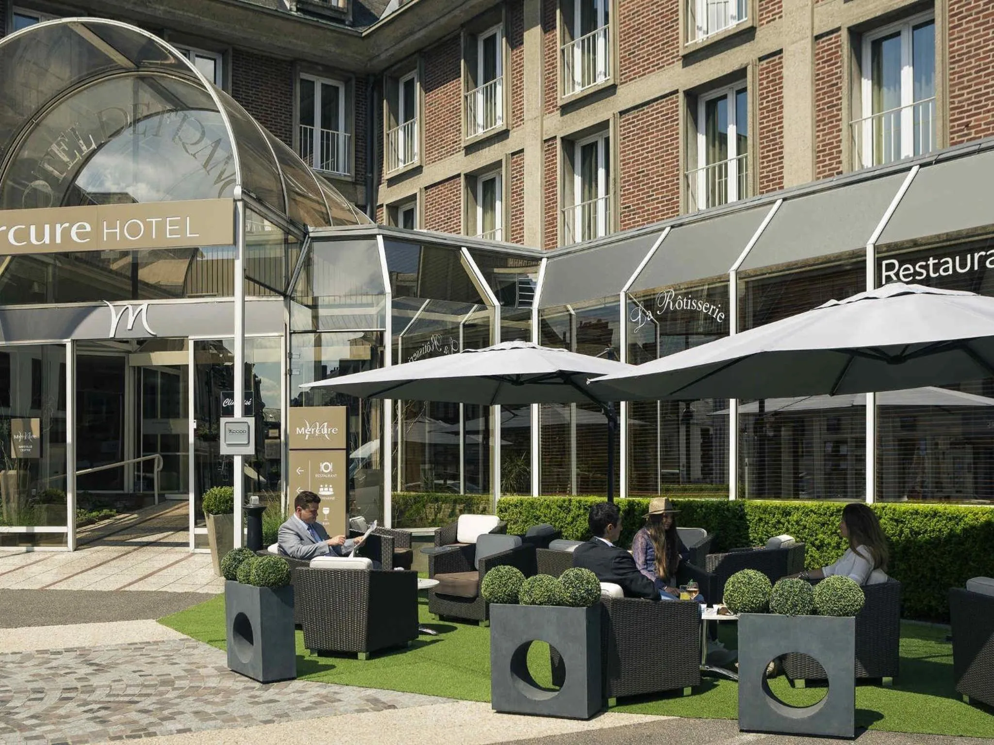 Lounge or bar in Mercure Abbeville Centre – Porte de La Baie de Somme