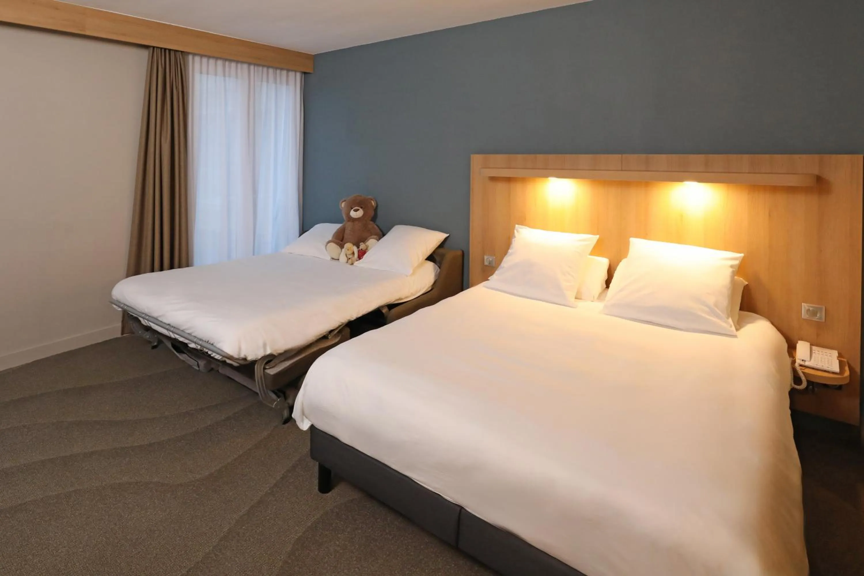 Bed in Mercure Abbeville Centre – Porte de La Baie de Somme