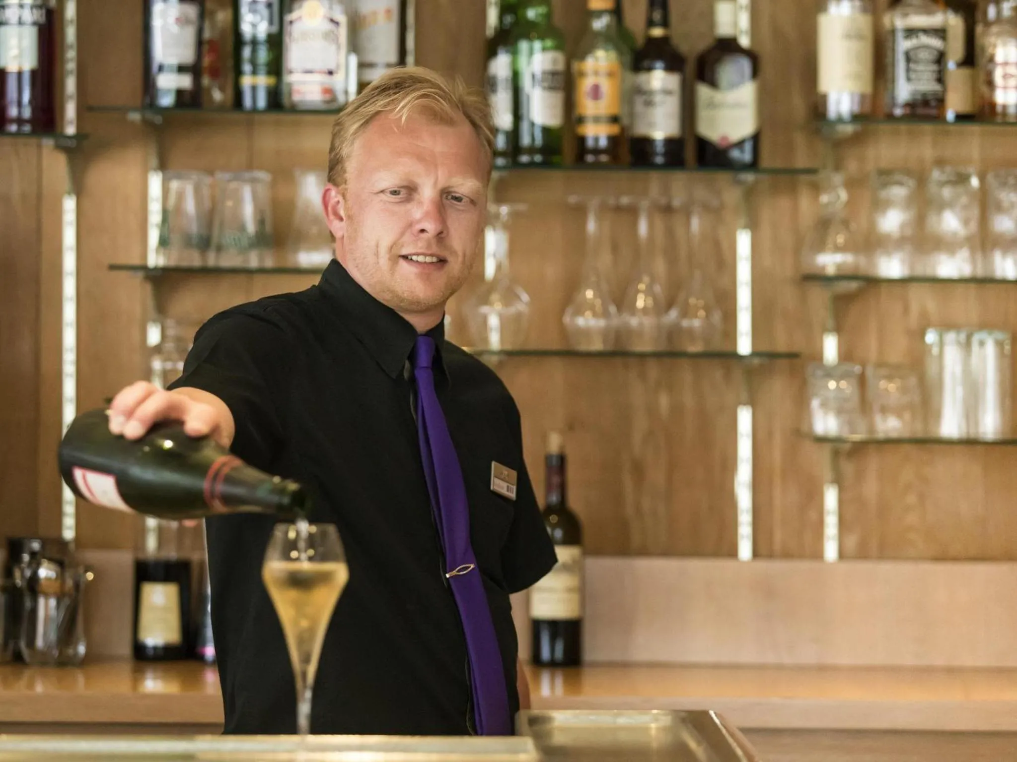 Lounge or bar in Mercure Abbeville Centre – Porte de La Baie de Somme