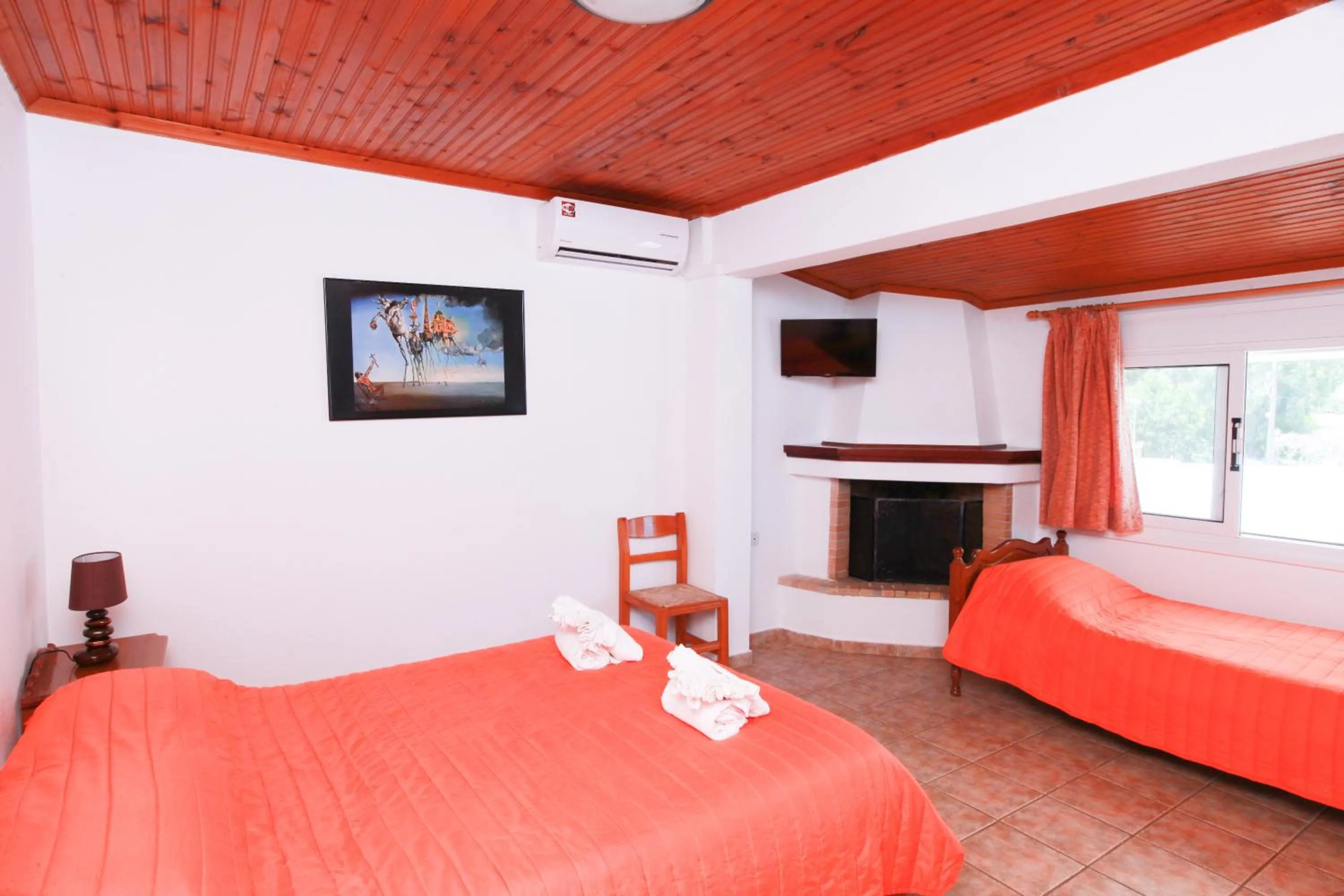 Photo of the whole room in Skiathos House