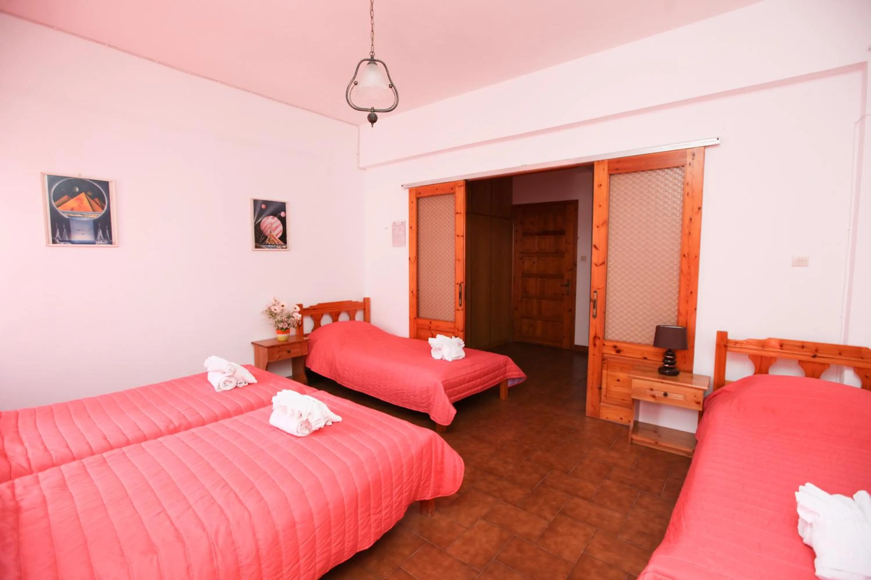 Photo of the whole room in Skiathos House