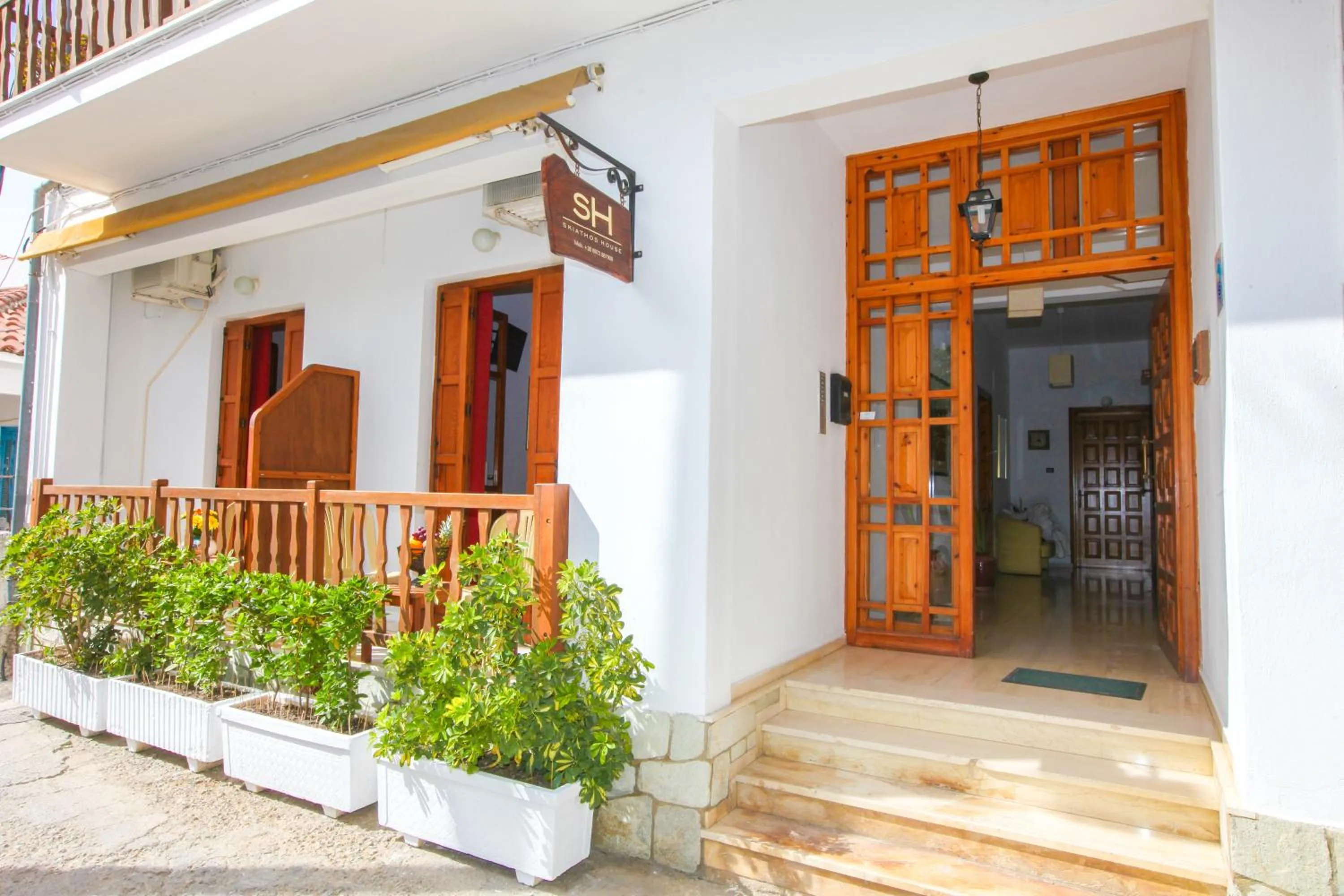 Facade/entrance in Skiathos House