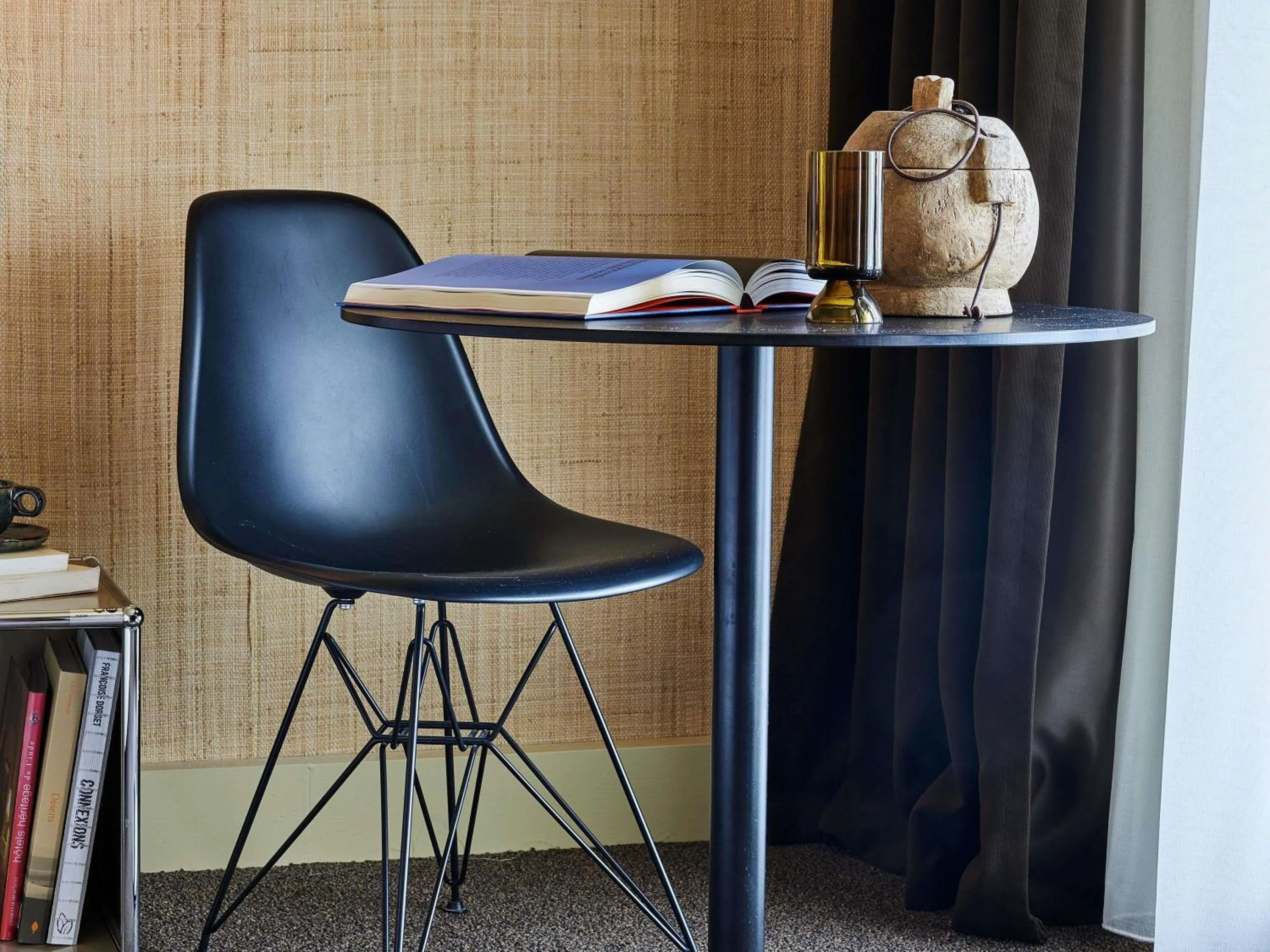 Photo of the whole room in Mercure St Malo Front de Mer