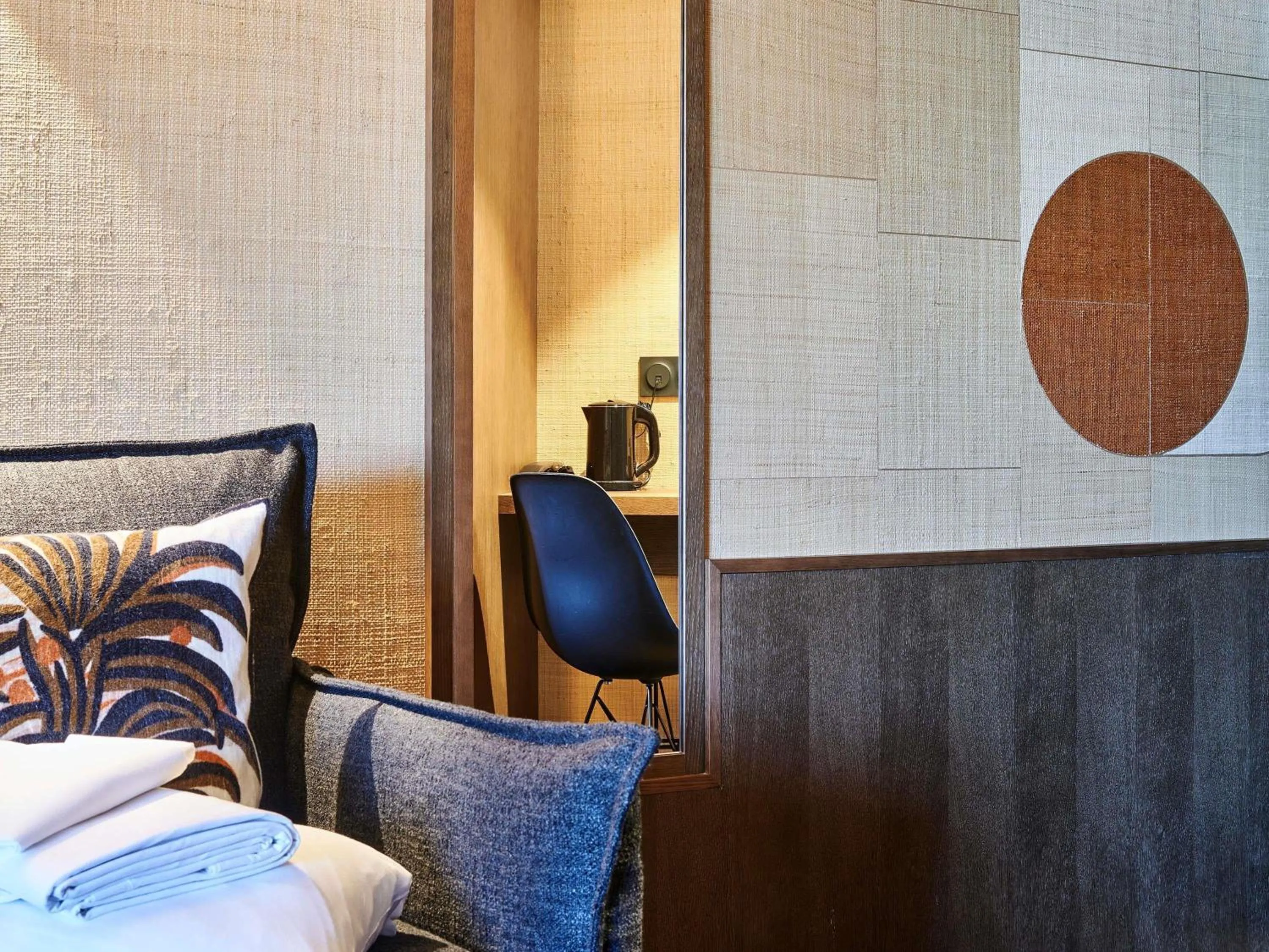 Photo of the whole room in Mercure St Malo Front de Mer