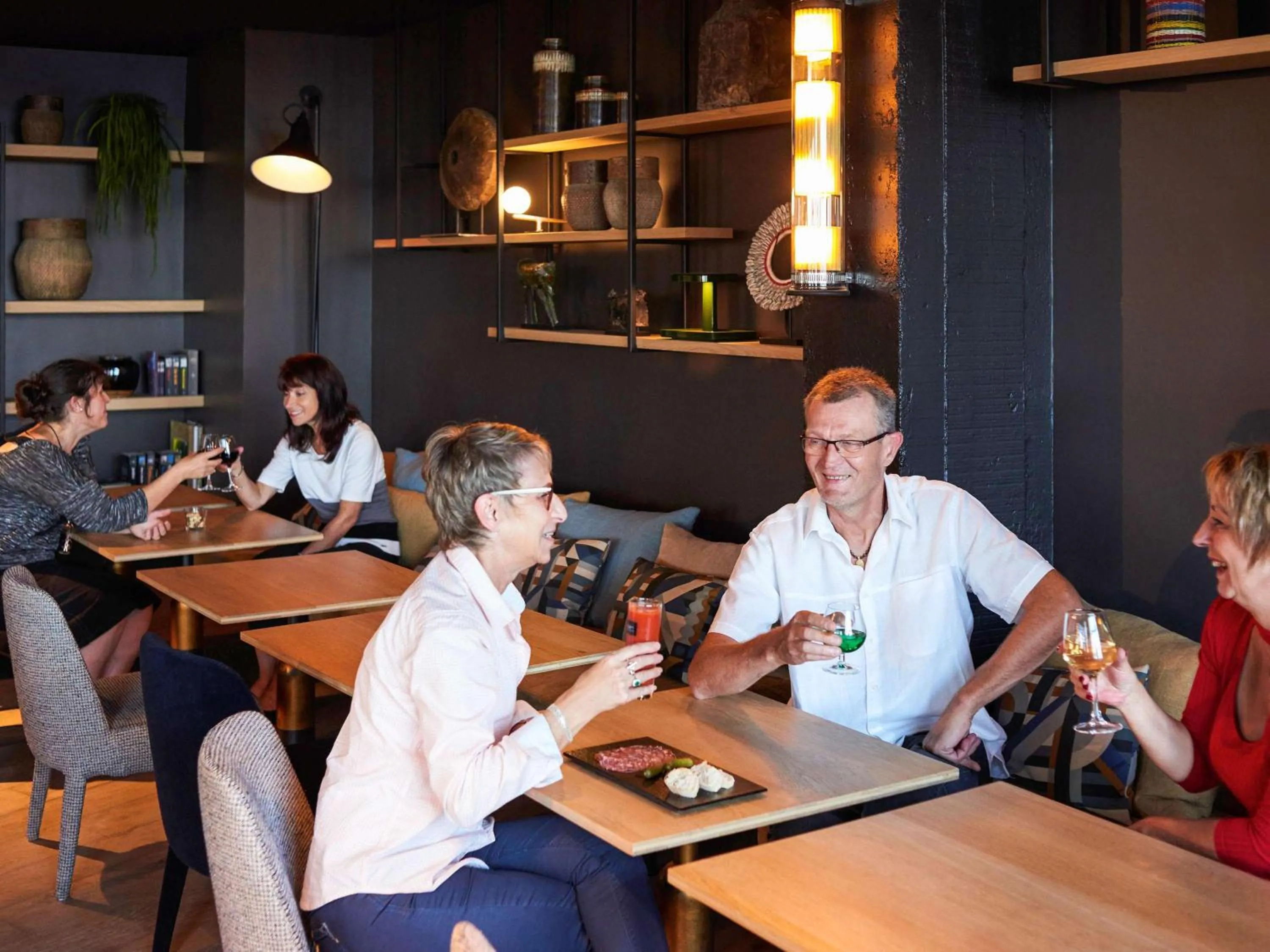 Restaurant/places to eat in Mercure St Malo Front de Mer