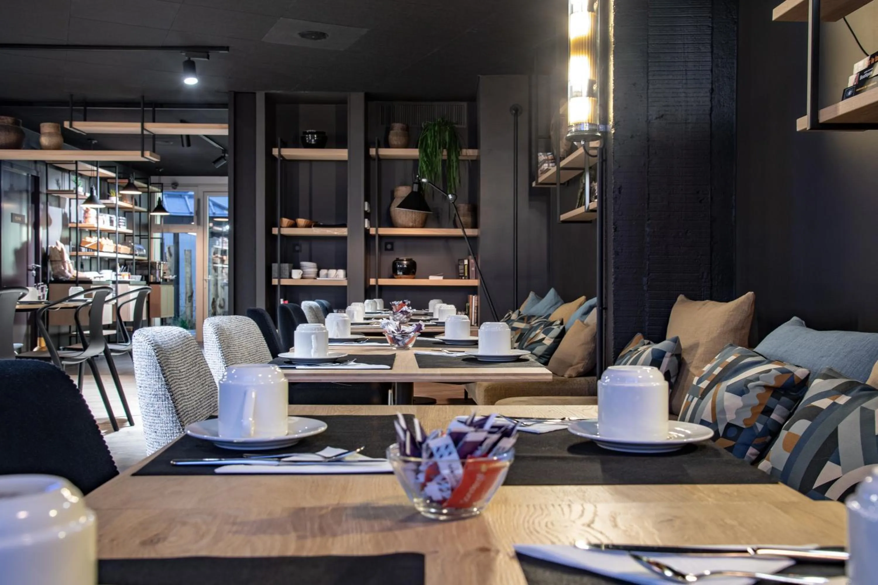 Restaurant/places to eat in Mercure St Malo Front de Mer