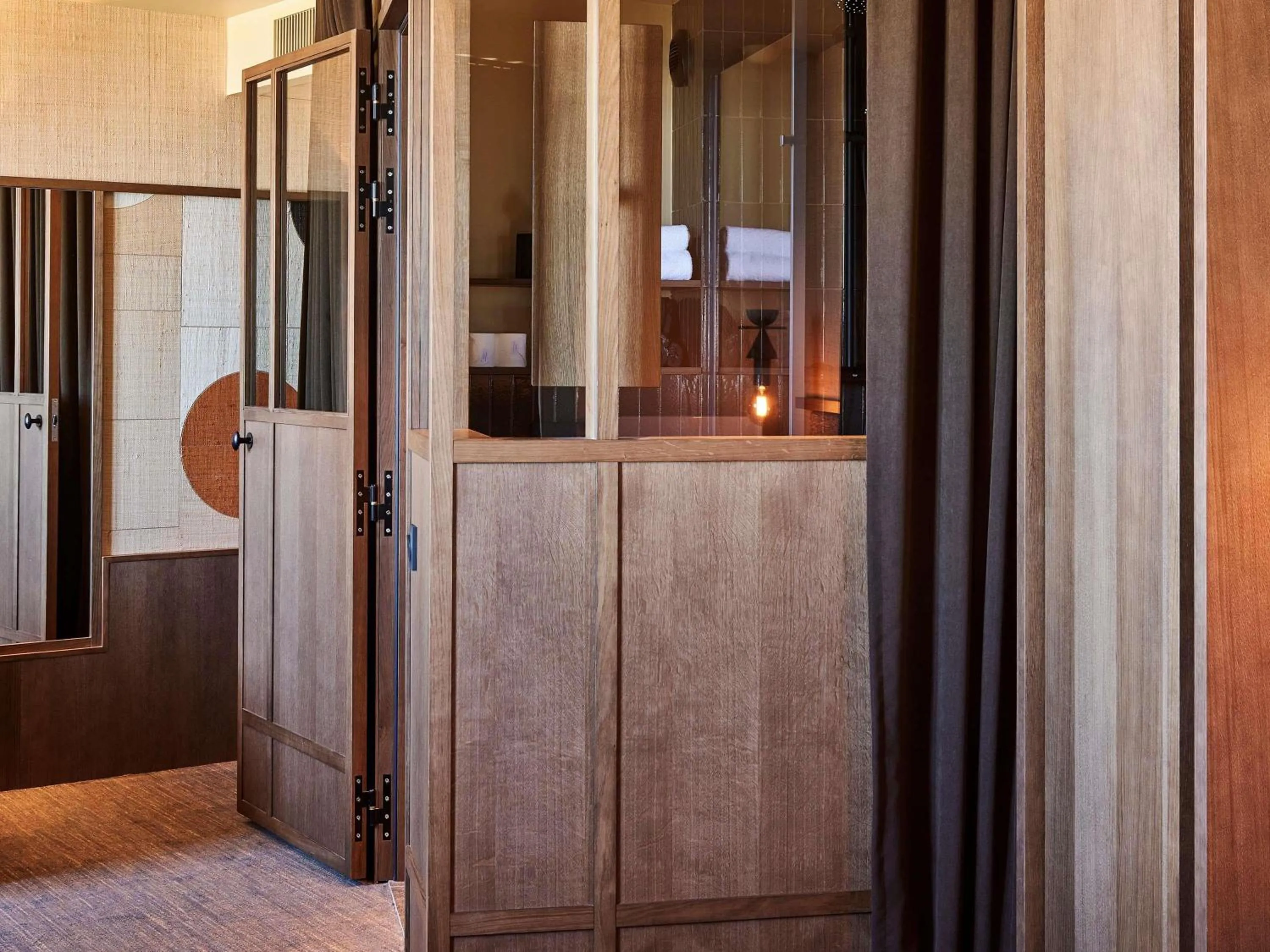 Bedroom in Mercure St Malo Front de Mer