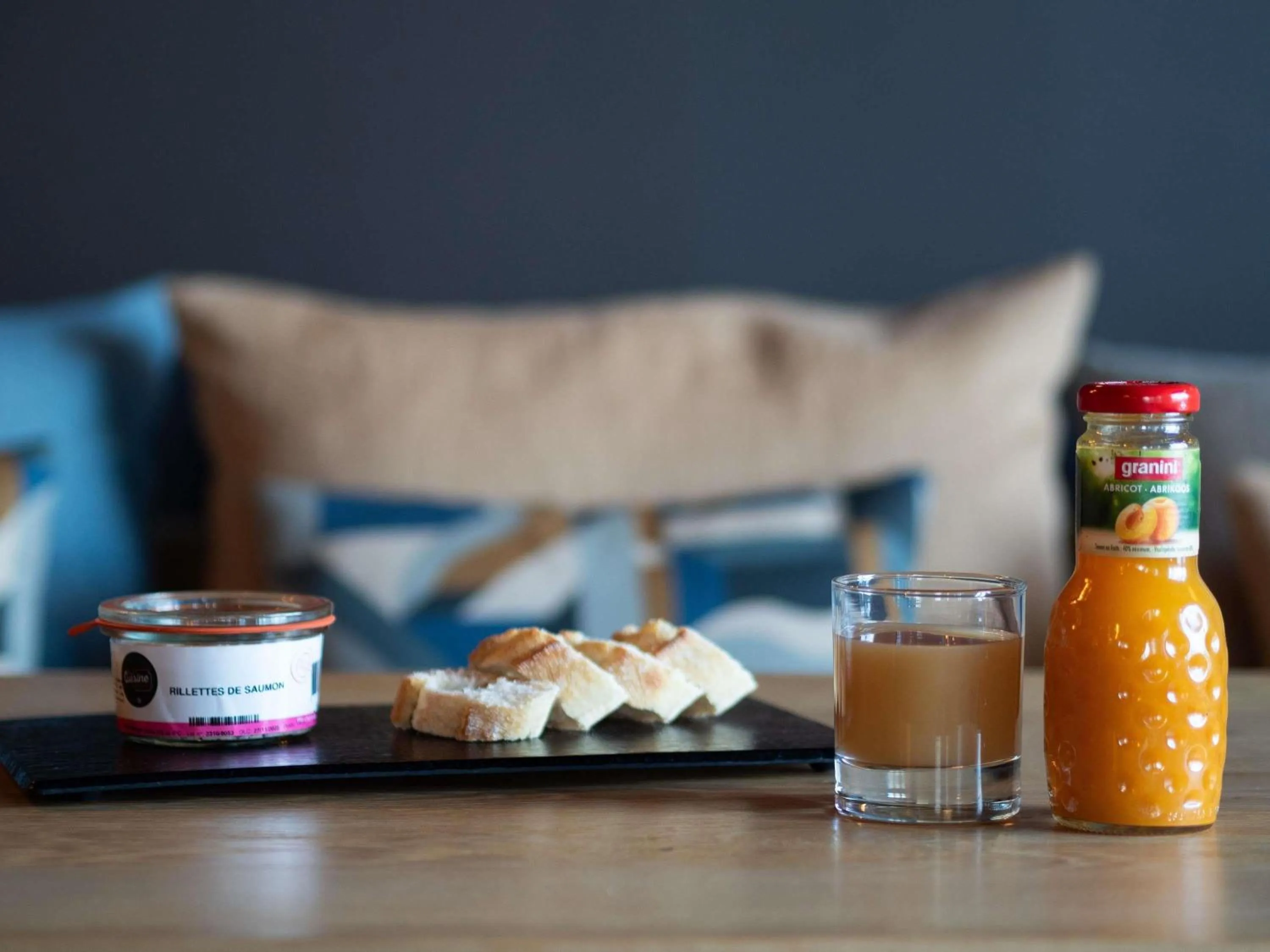 Lounge or bar in Mercure St Malo Front de Mer