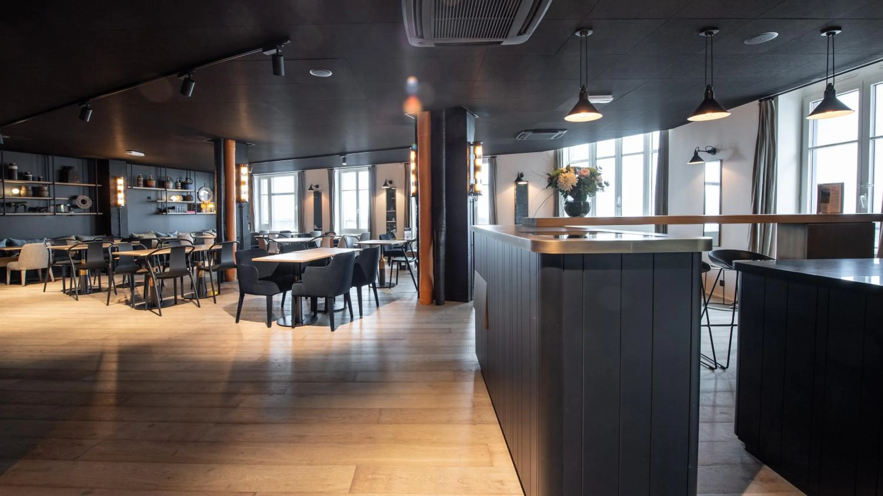 Restaurant/places to eat in Mercure St Malo Front de Mer