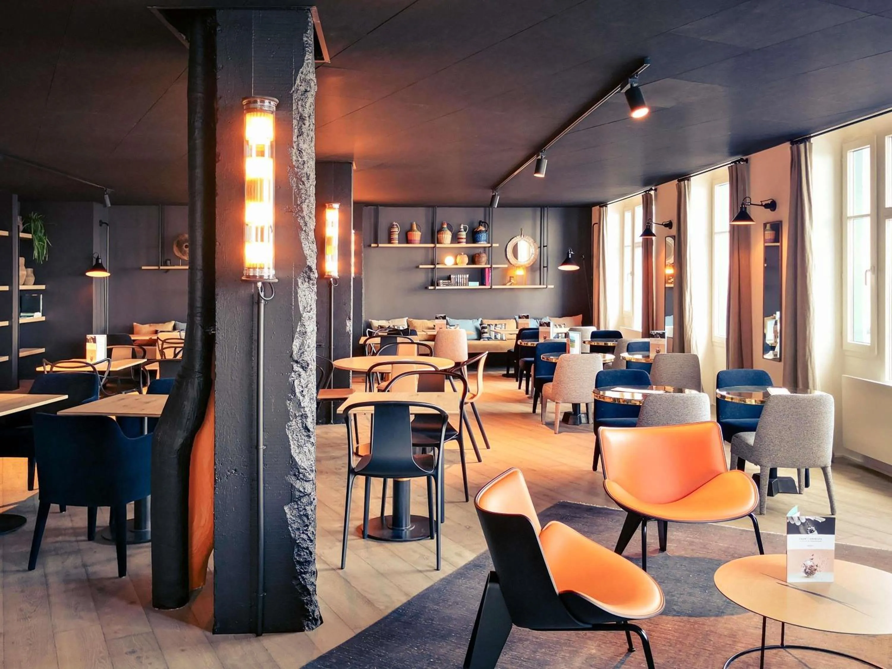 Lounge or bar in Mercure St Malo Front de Mer