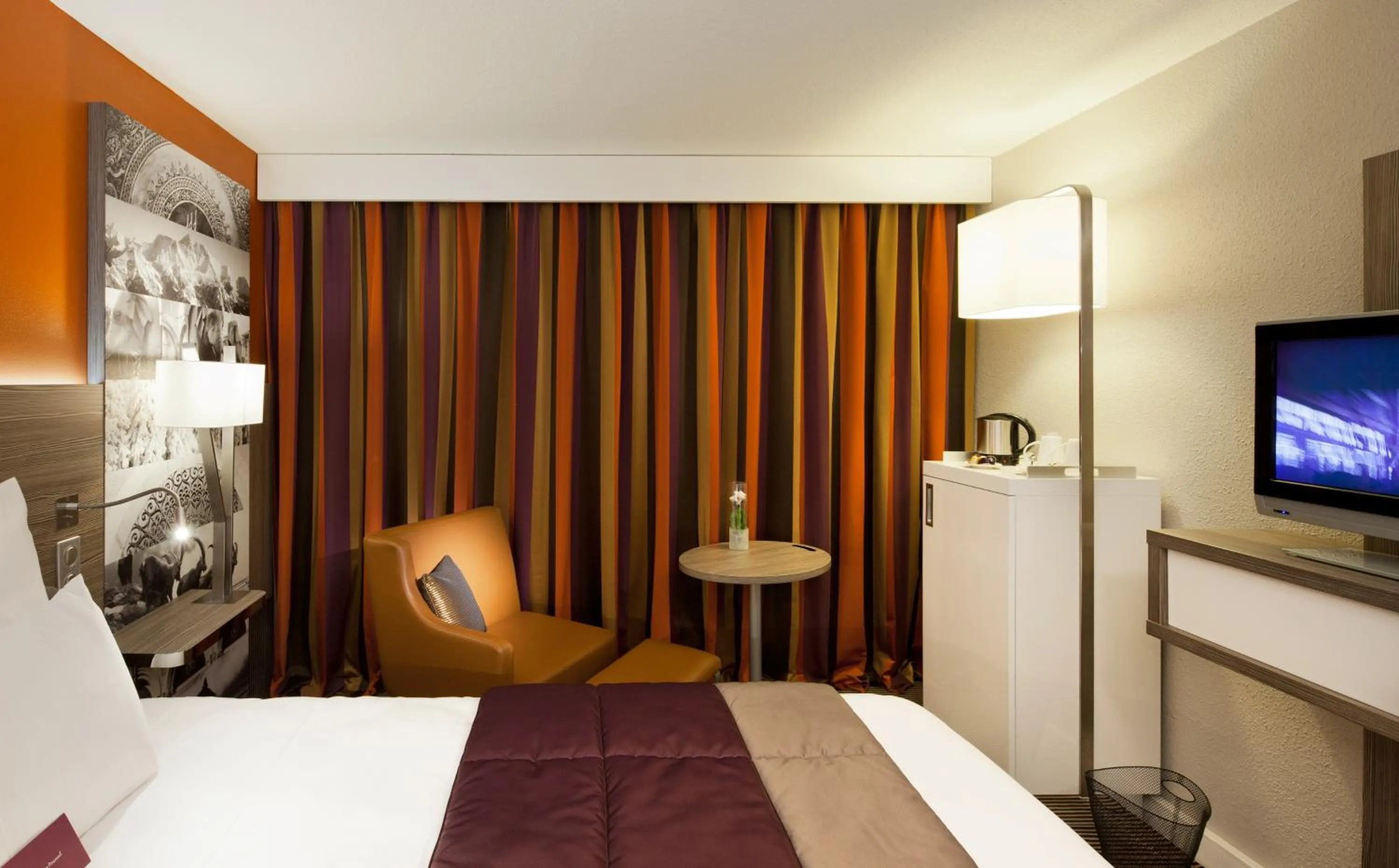 Bedroom, Bed in Mercure Chambéry Centre