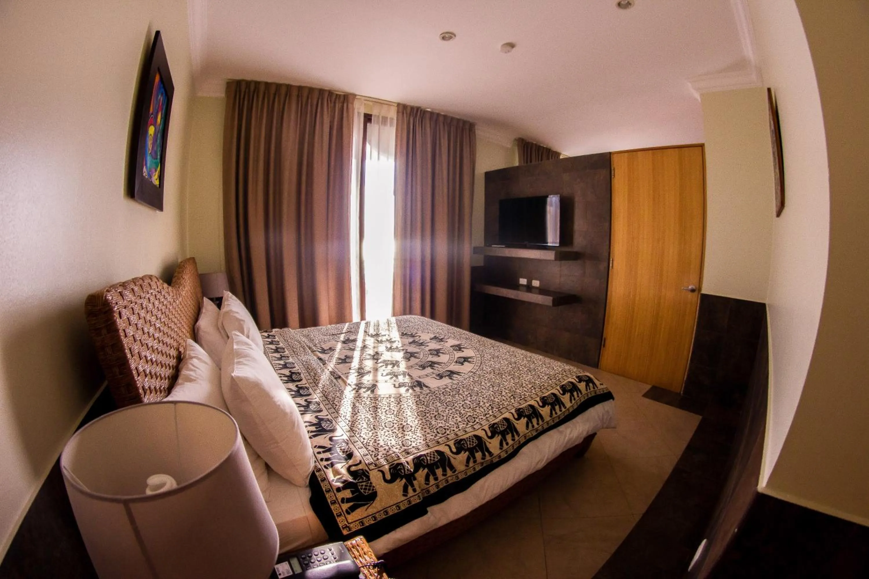 Photo of the whole room, Bed in Dharma Beach