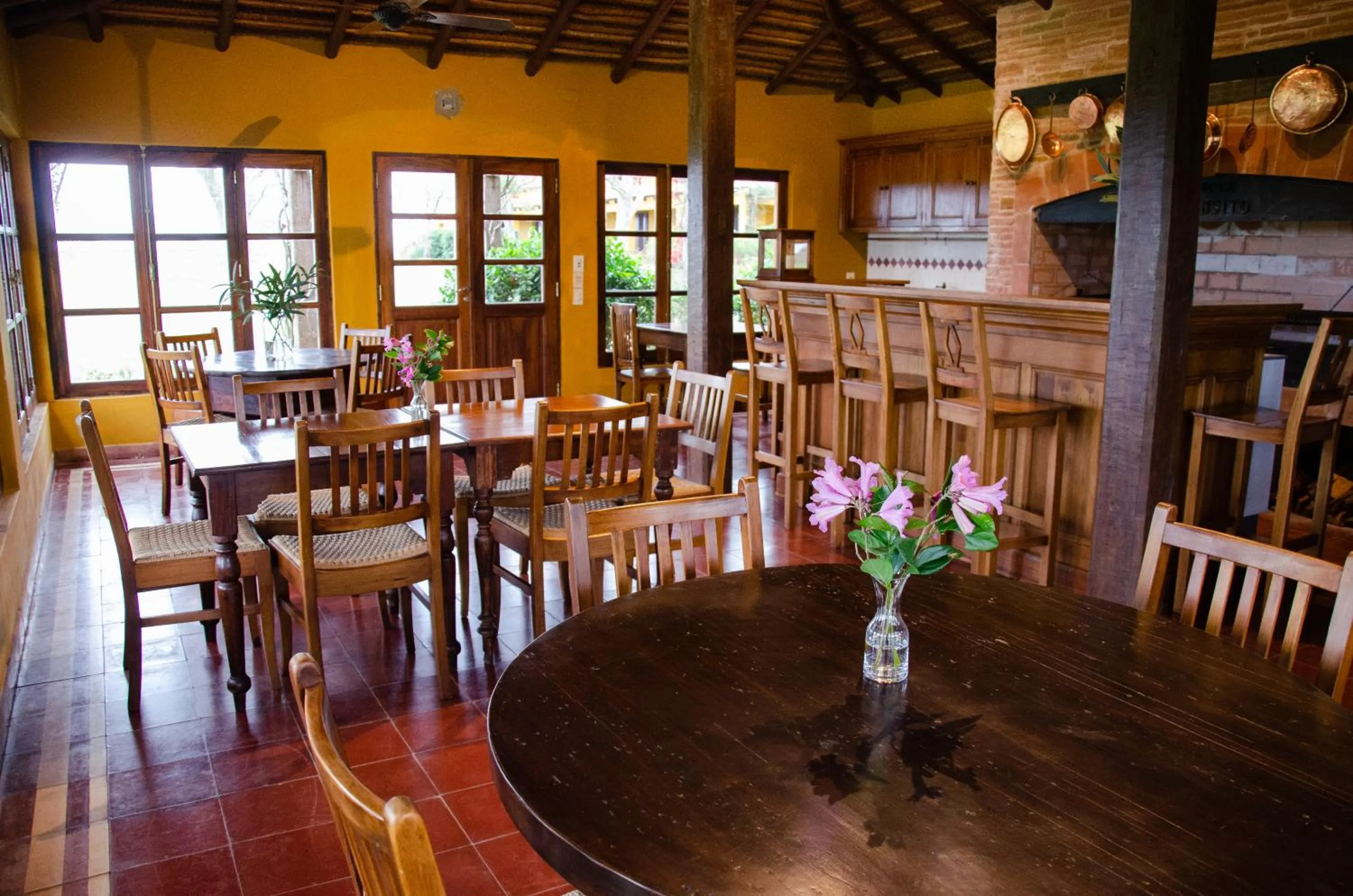 Restaurant/places to eat in El Tránsito Hotel Boutique