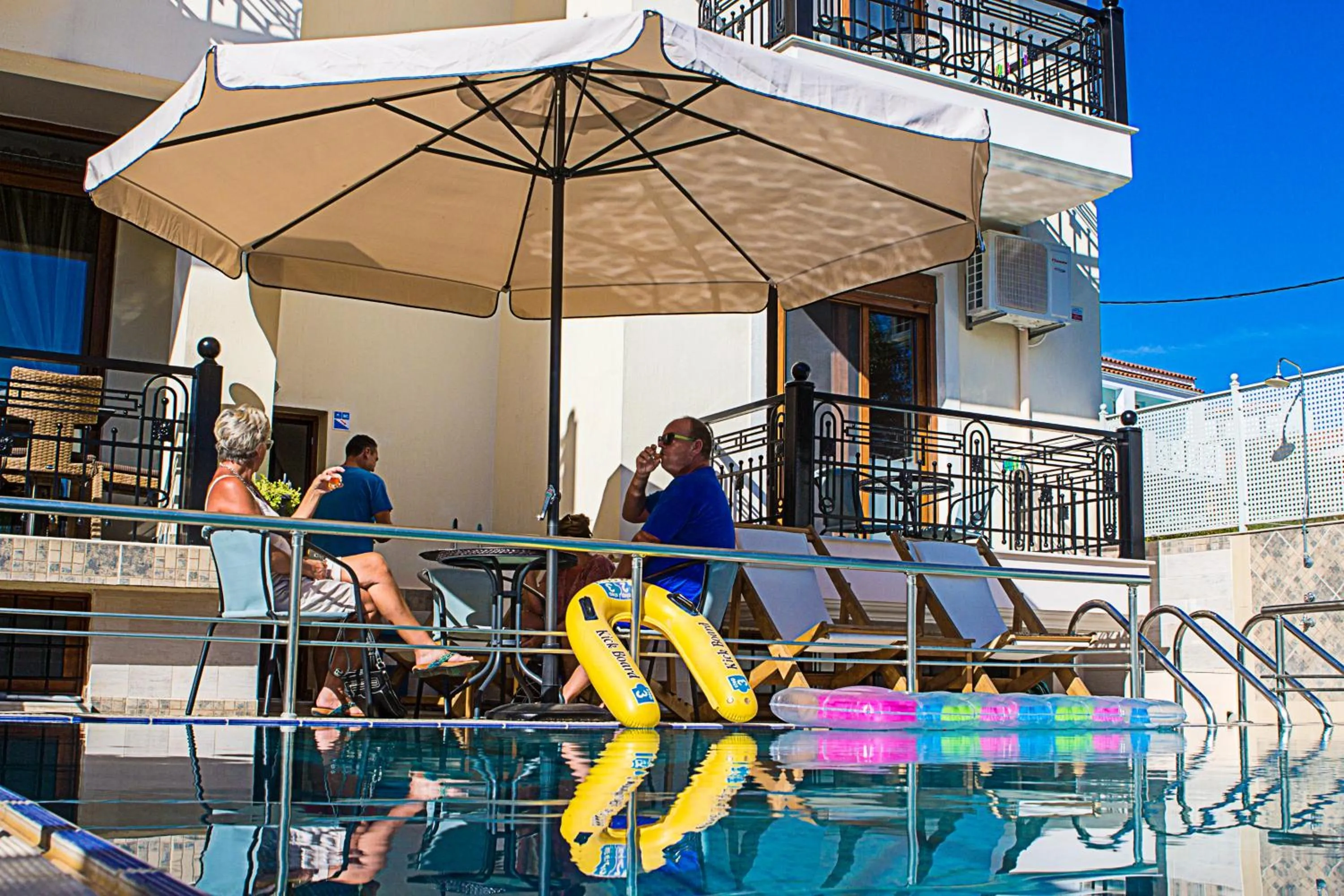 Guests in Anthena Studios