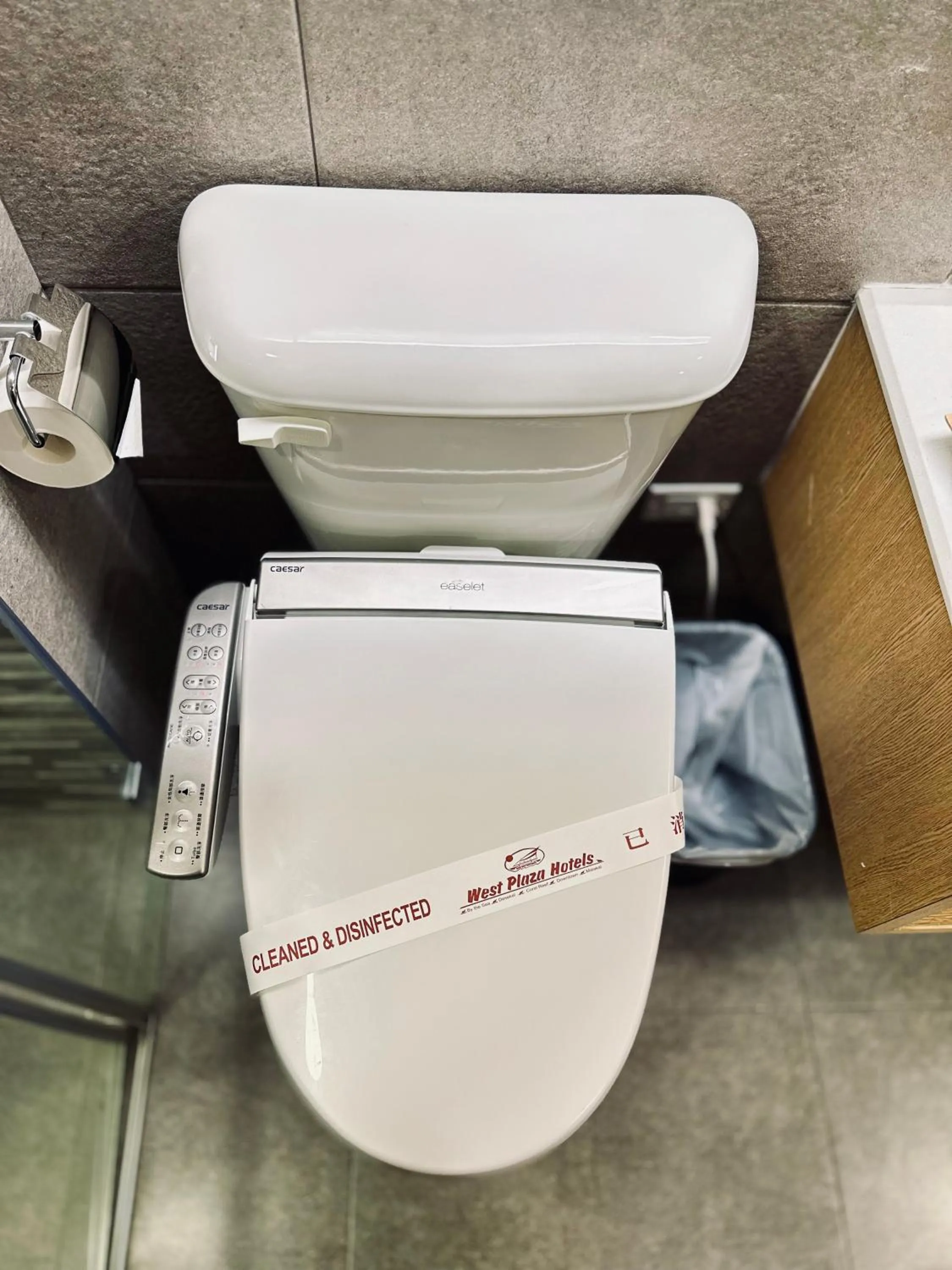 Toilet in West Plaza Hotel at Lebuu Street