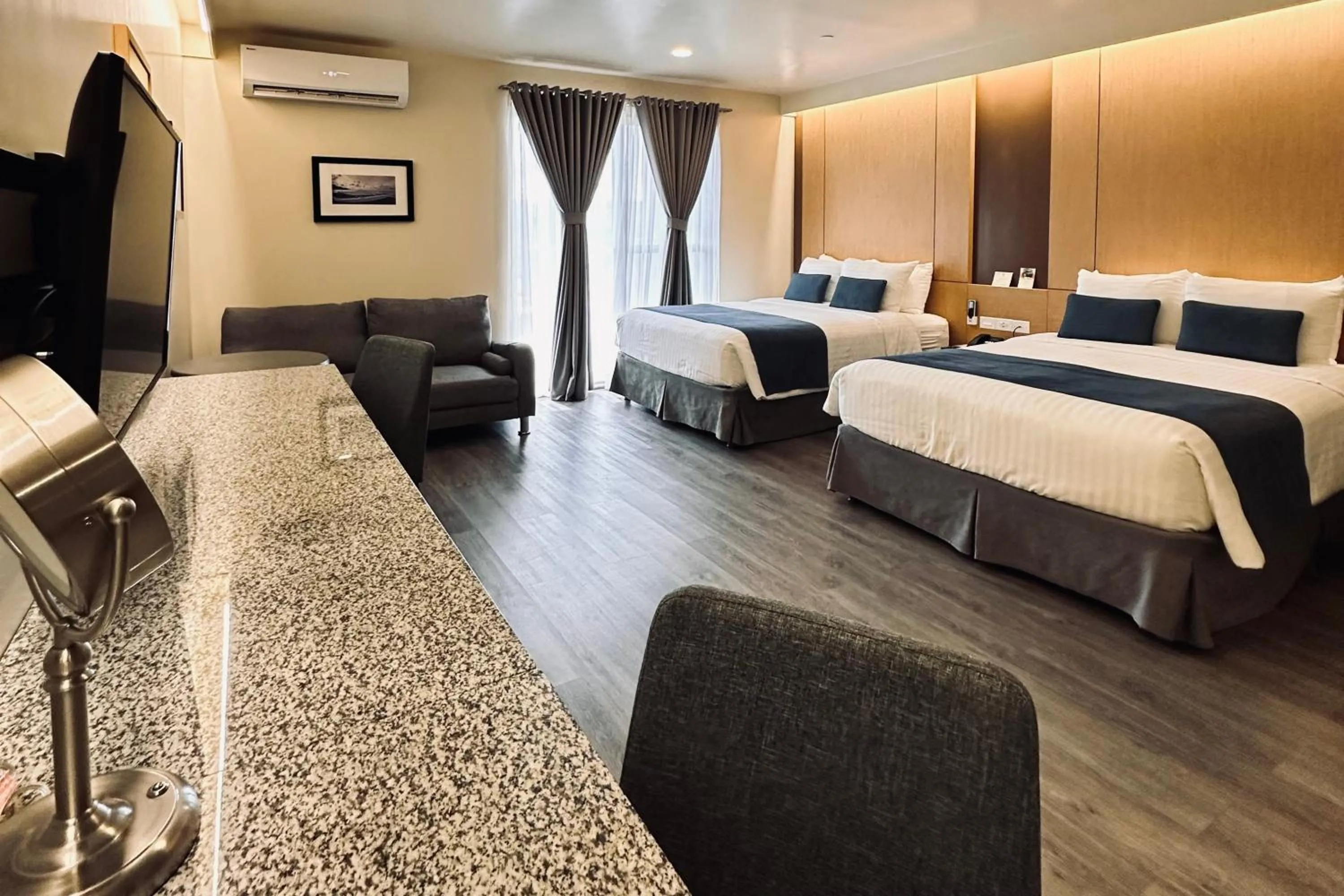 TV and multimedia, Bed in West Plaza Hotel at Lebuu Street