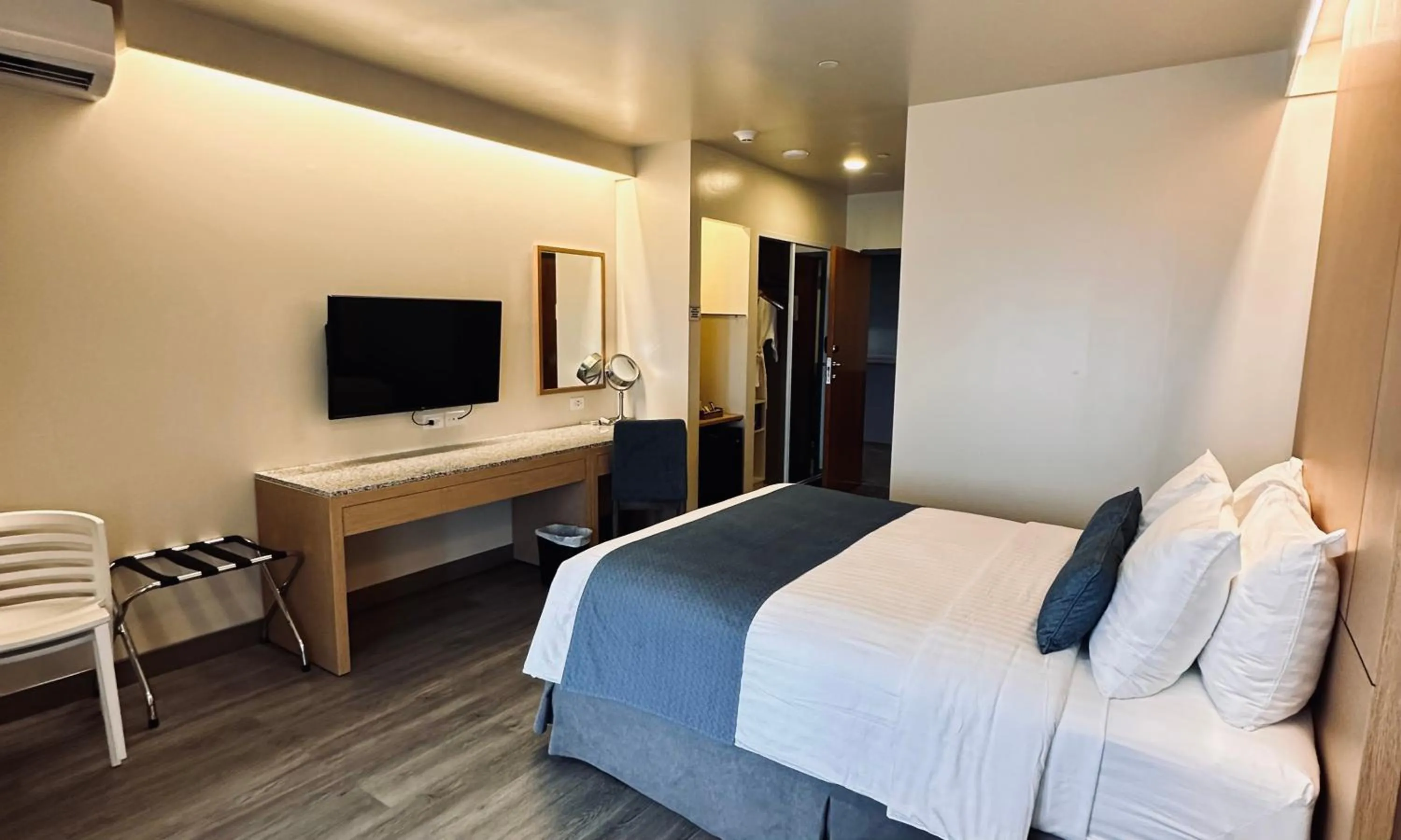 Bed in West Plaza Hotel at Lebuu Street