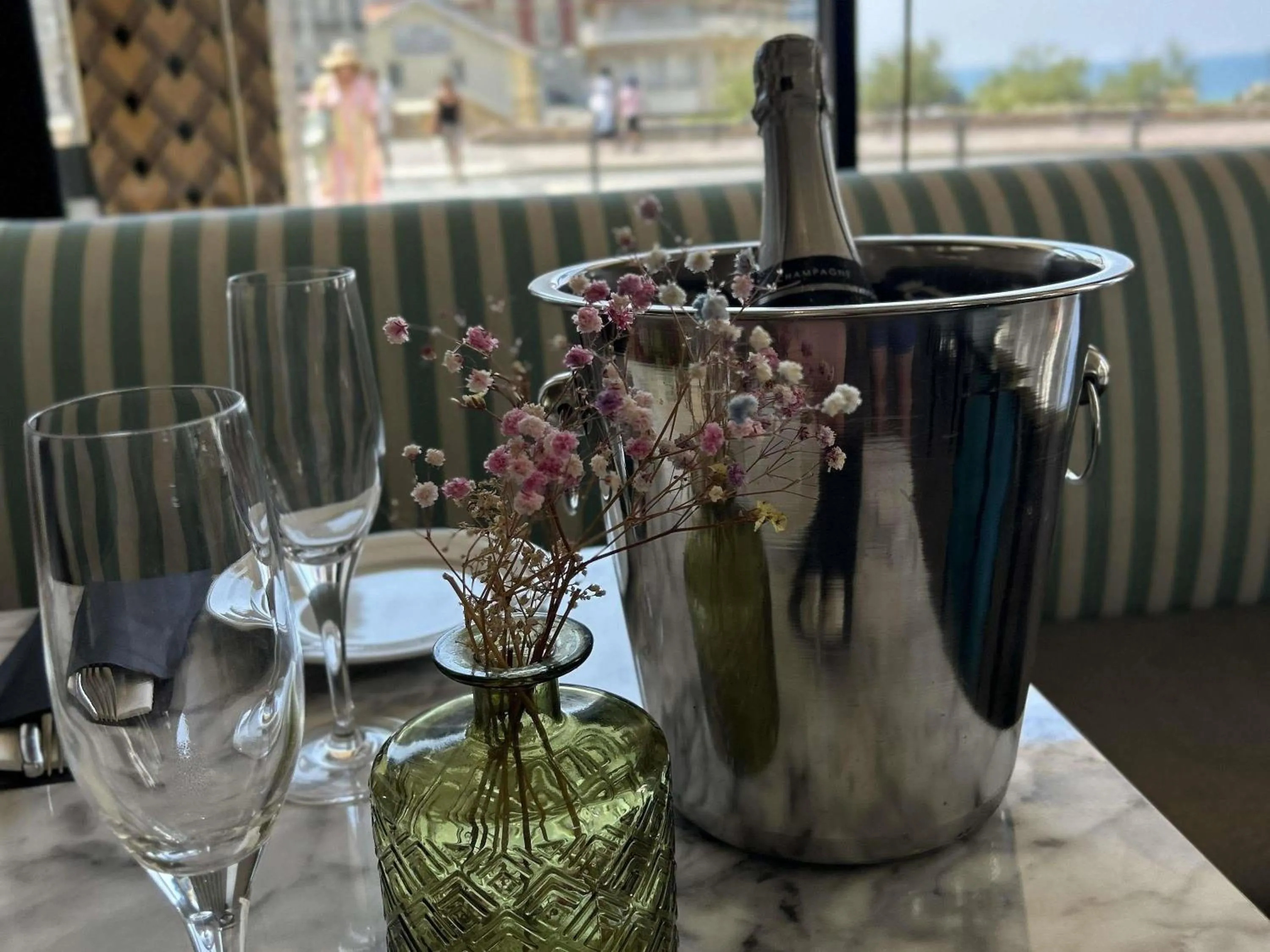 Lounge or bar in Hotel Plaza Biarritz Plage - Handwritten Collection