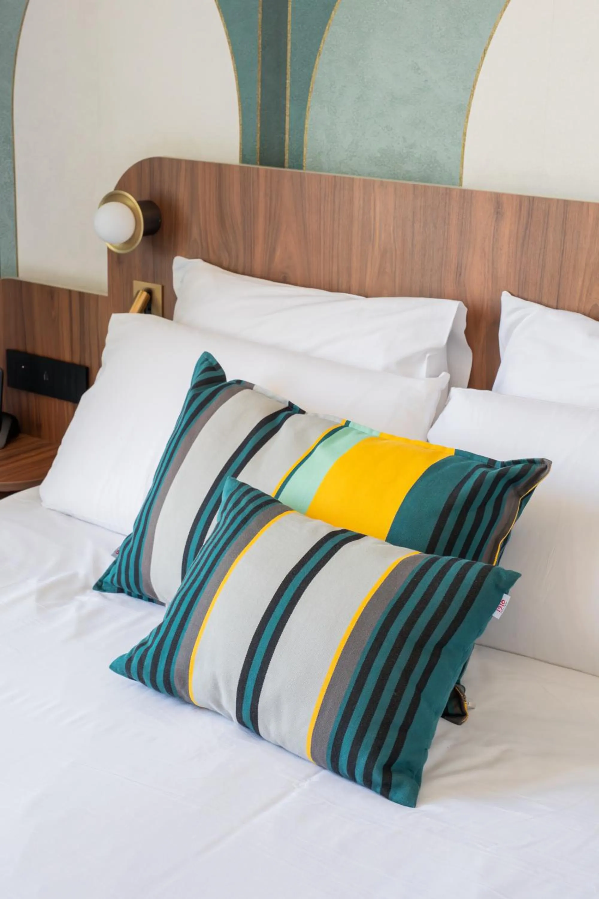 Decorative detail, Bed in Hotel Plaza Biarritz Plage - Handwritten Collection