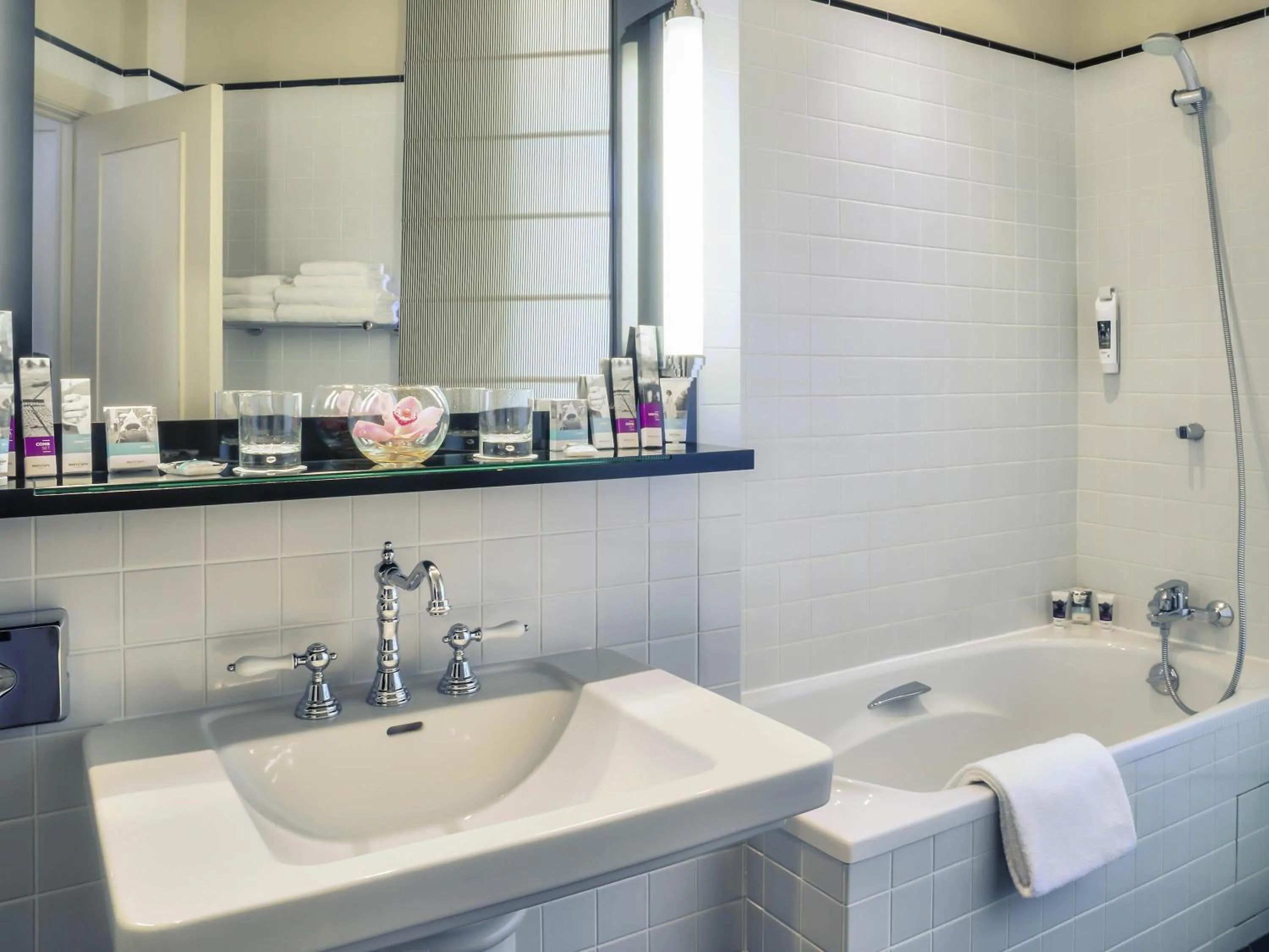 Bedroom in Hotel Plaza Biarritz Plage - Handwritten Collection